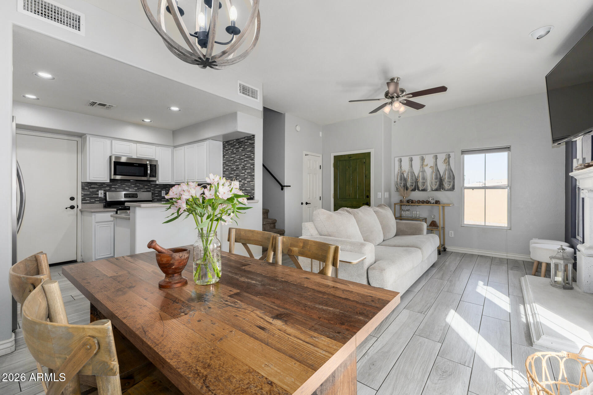 5015 E CHEYENNE Drive 21