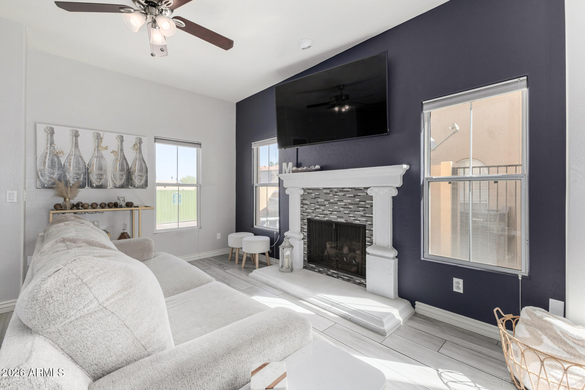 5015 E CHEYENNE Drive 21