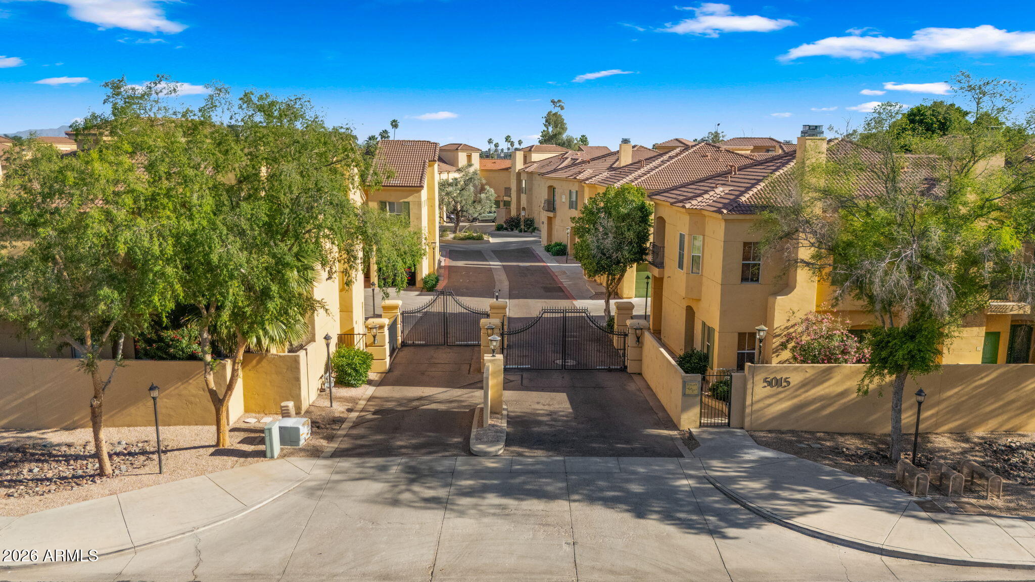 5015 E CHEYENNE Drive 21