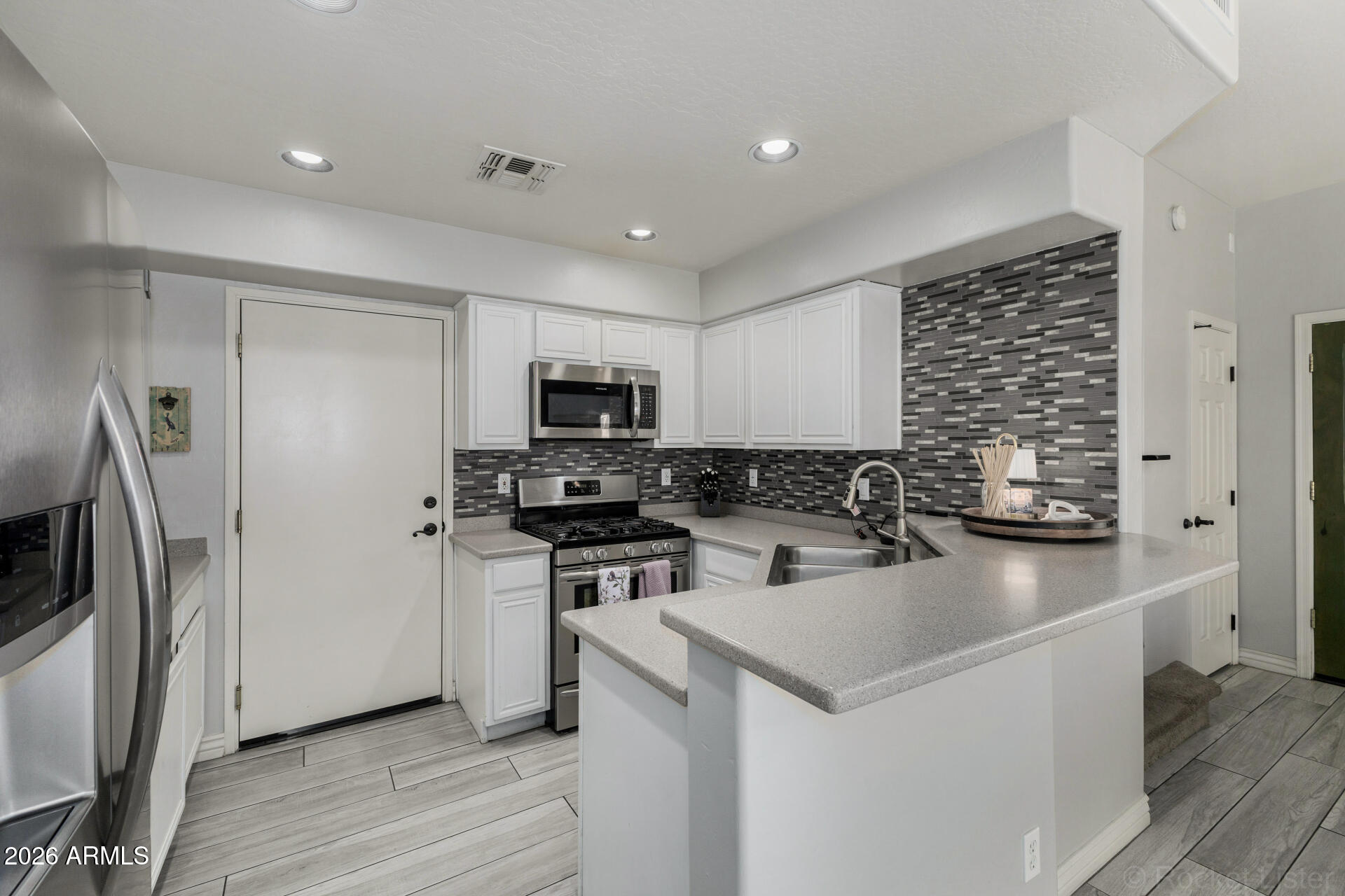 5015 E CHEYENNE Drive 21