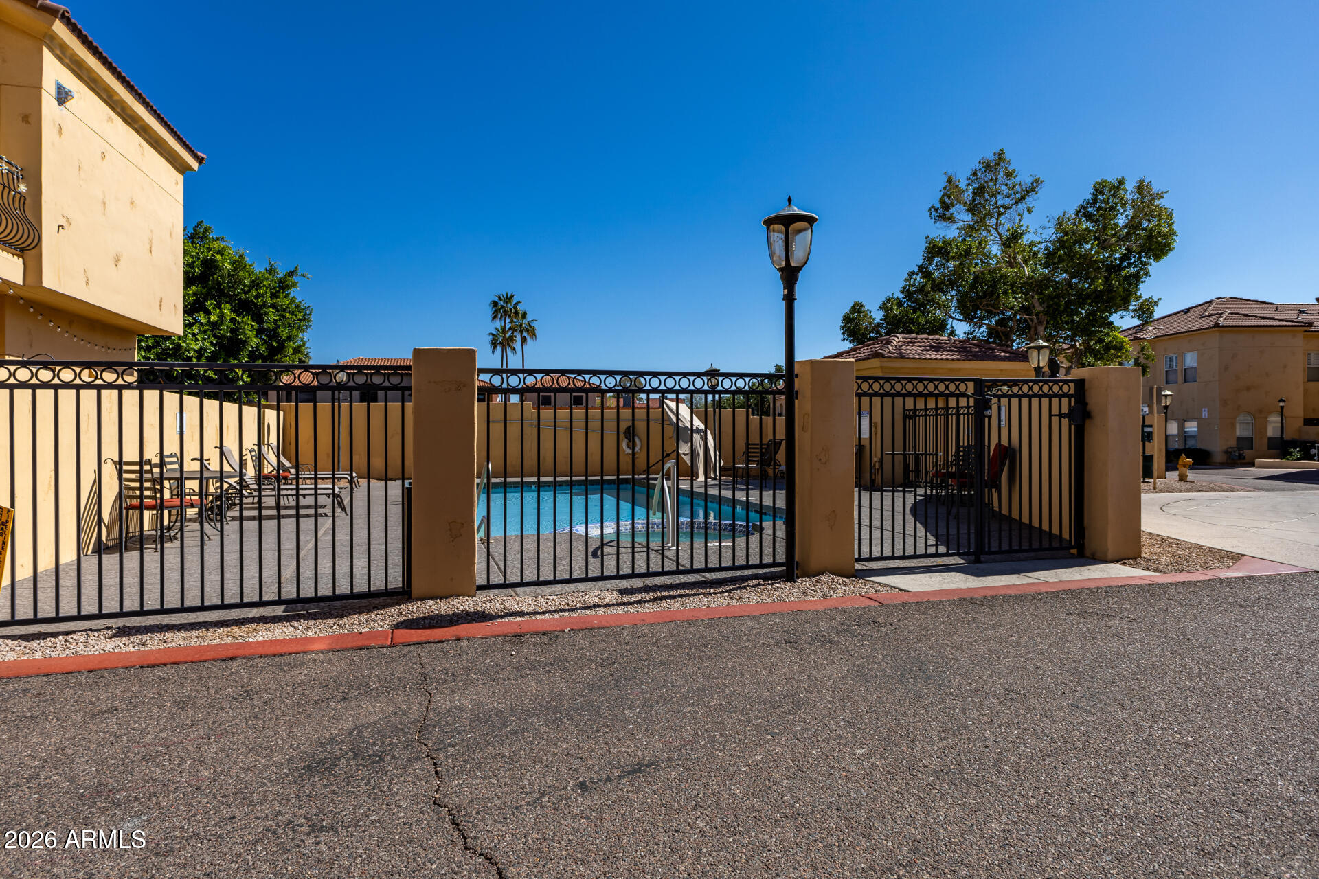 5015 E CHEYENNE Drive 21