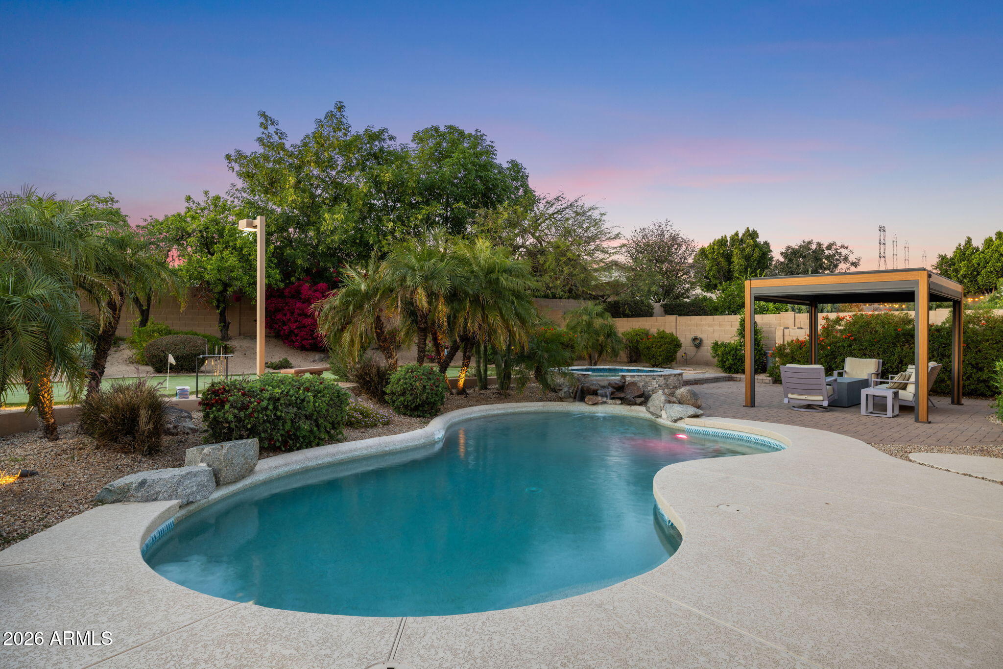 7414 E WHISTLING WIND Way