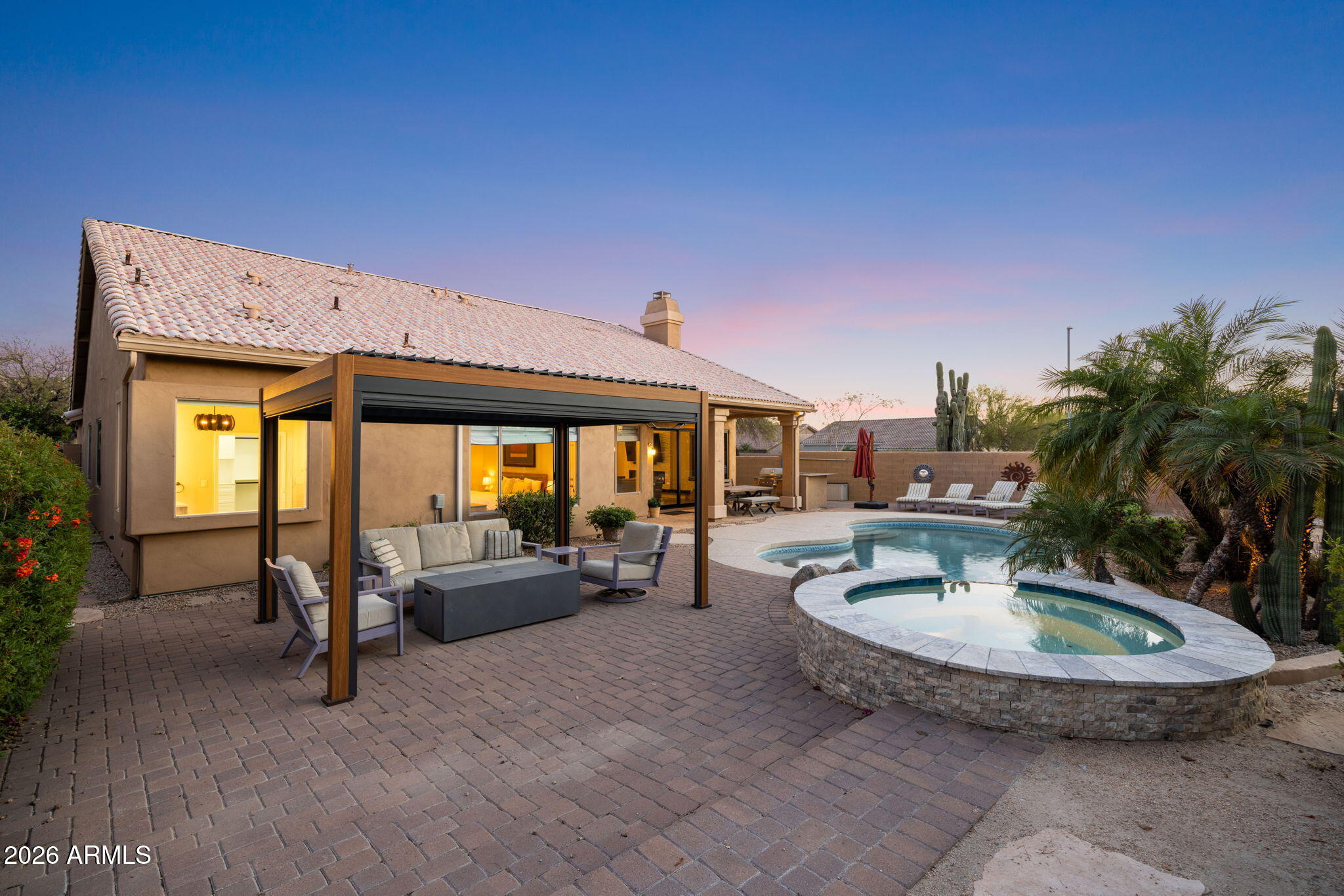 7414 E WHISTLING WIND Way