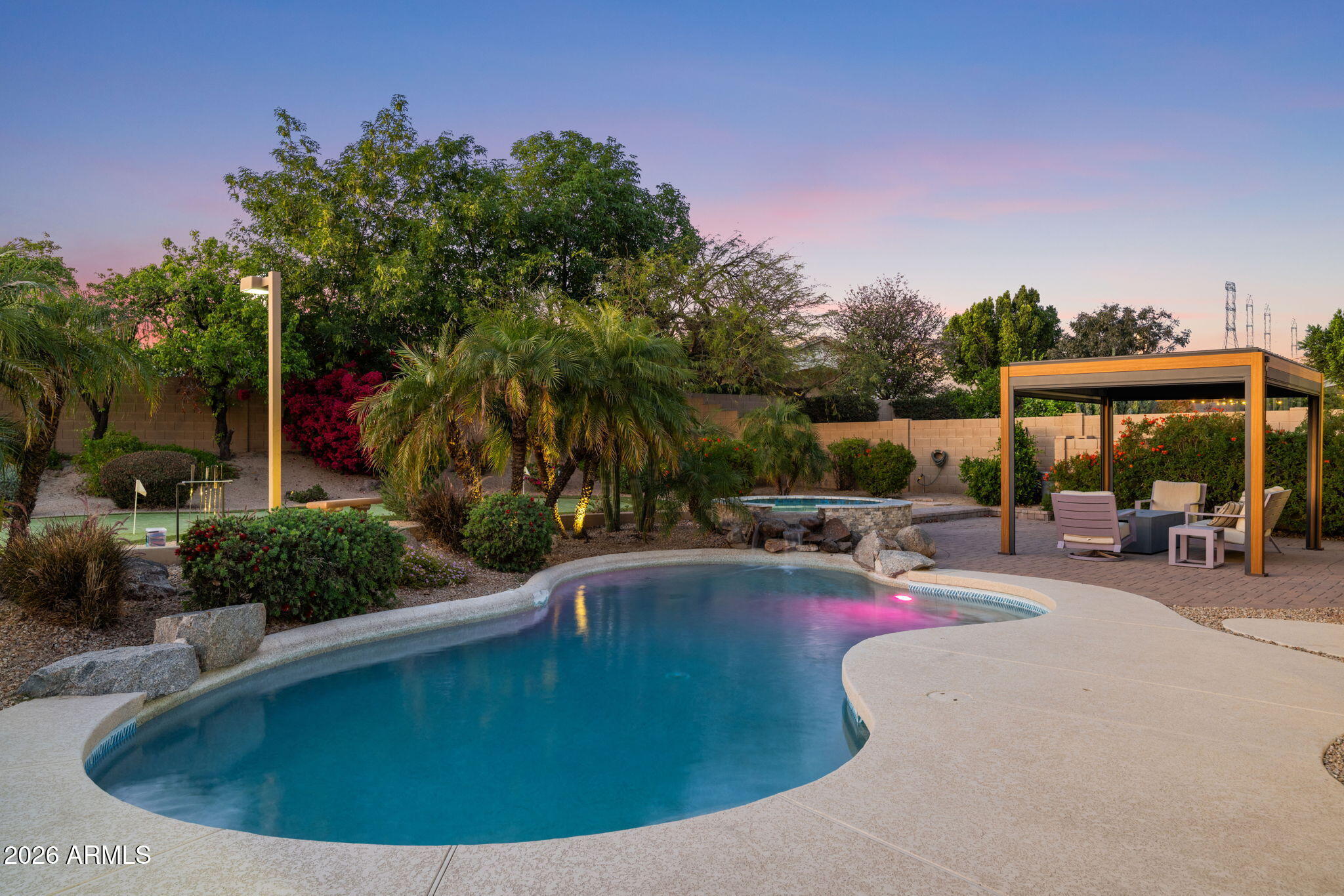 7414 E WHISTLING WIND Way