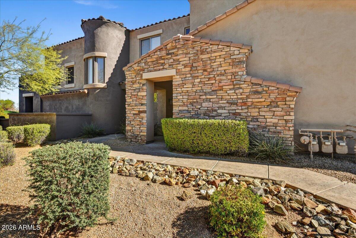 19475 N GRAYHAWK Drive 2004