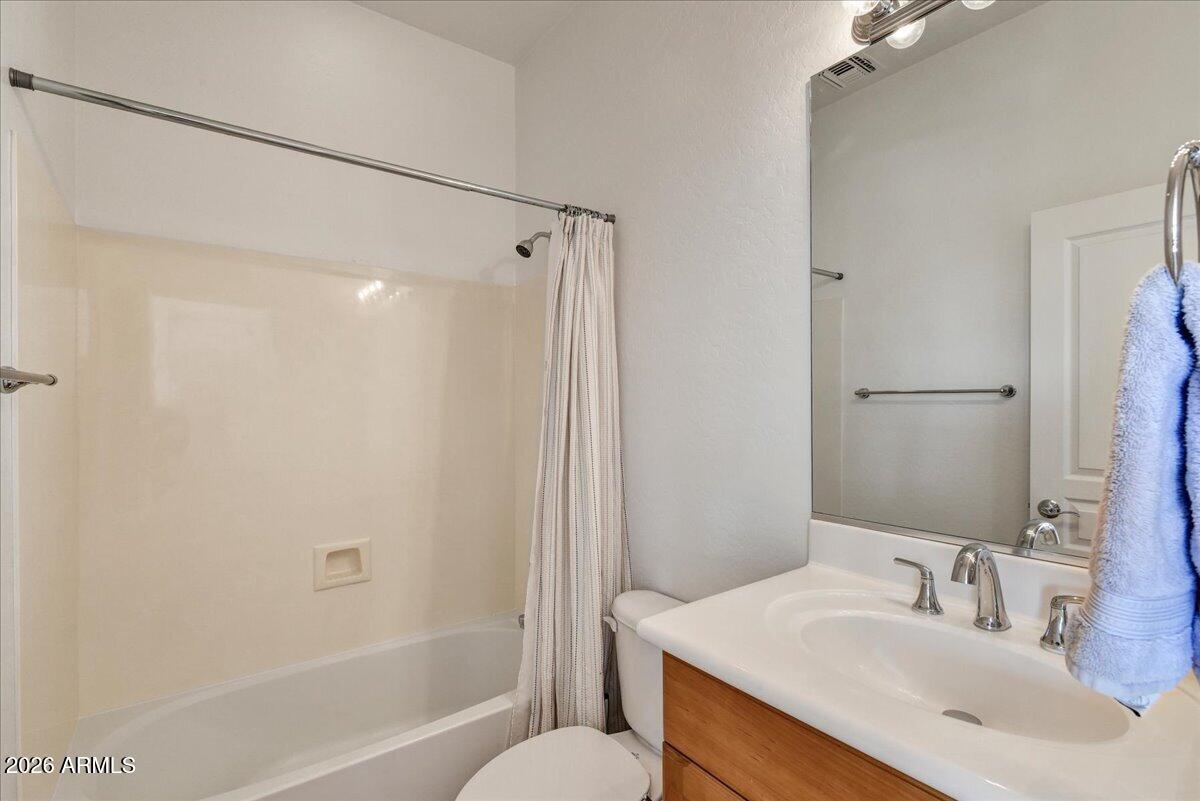 19475 N GRAYHAWK Drive 2004