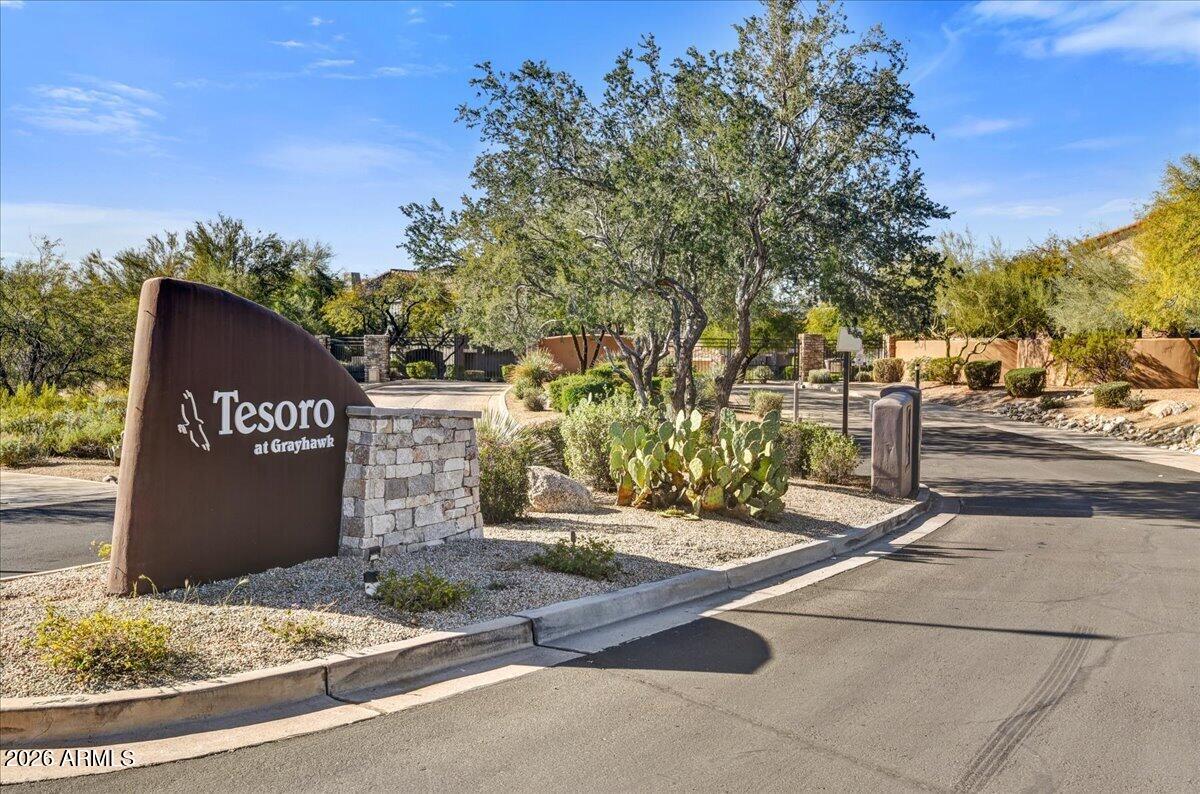 19475 N GRAYHAWK Drive 2004