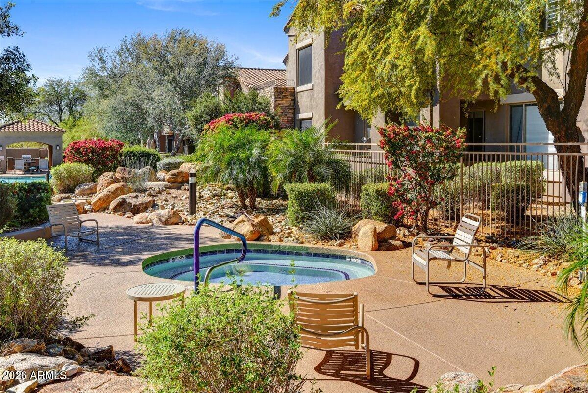 19475 N GRAYHAWK Drive 2004