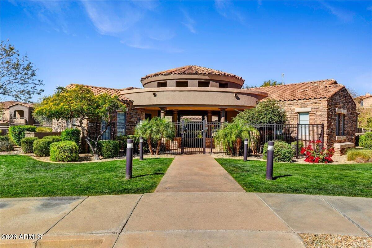 19475 N GRAYHAWK Drive 2004