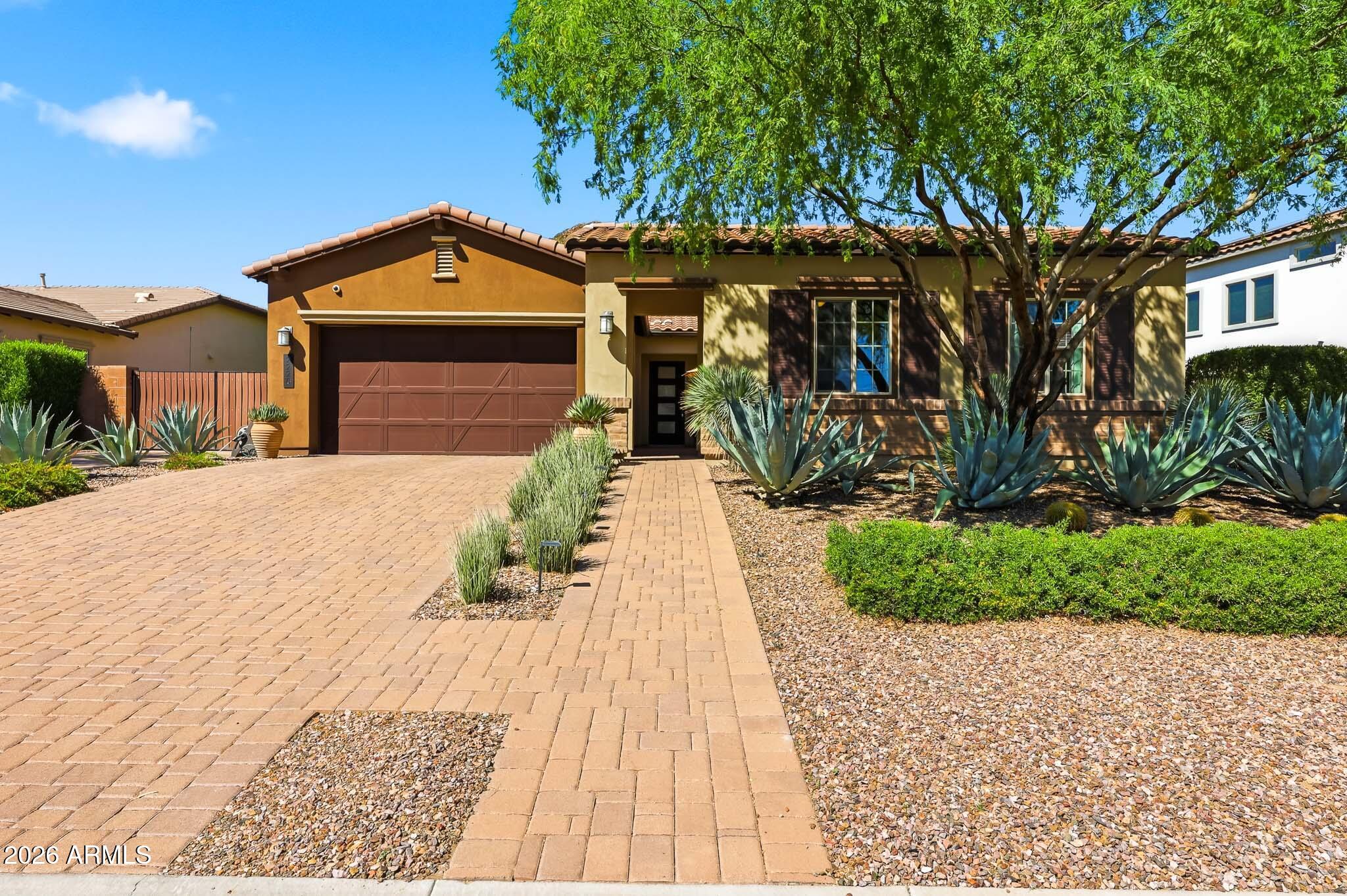 2228 E FALLEN LEAF Lane