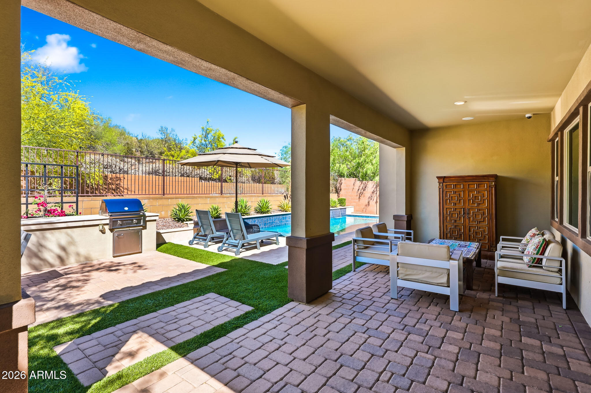 2228 E FALLEN LEAF Lane