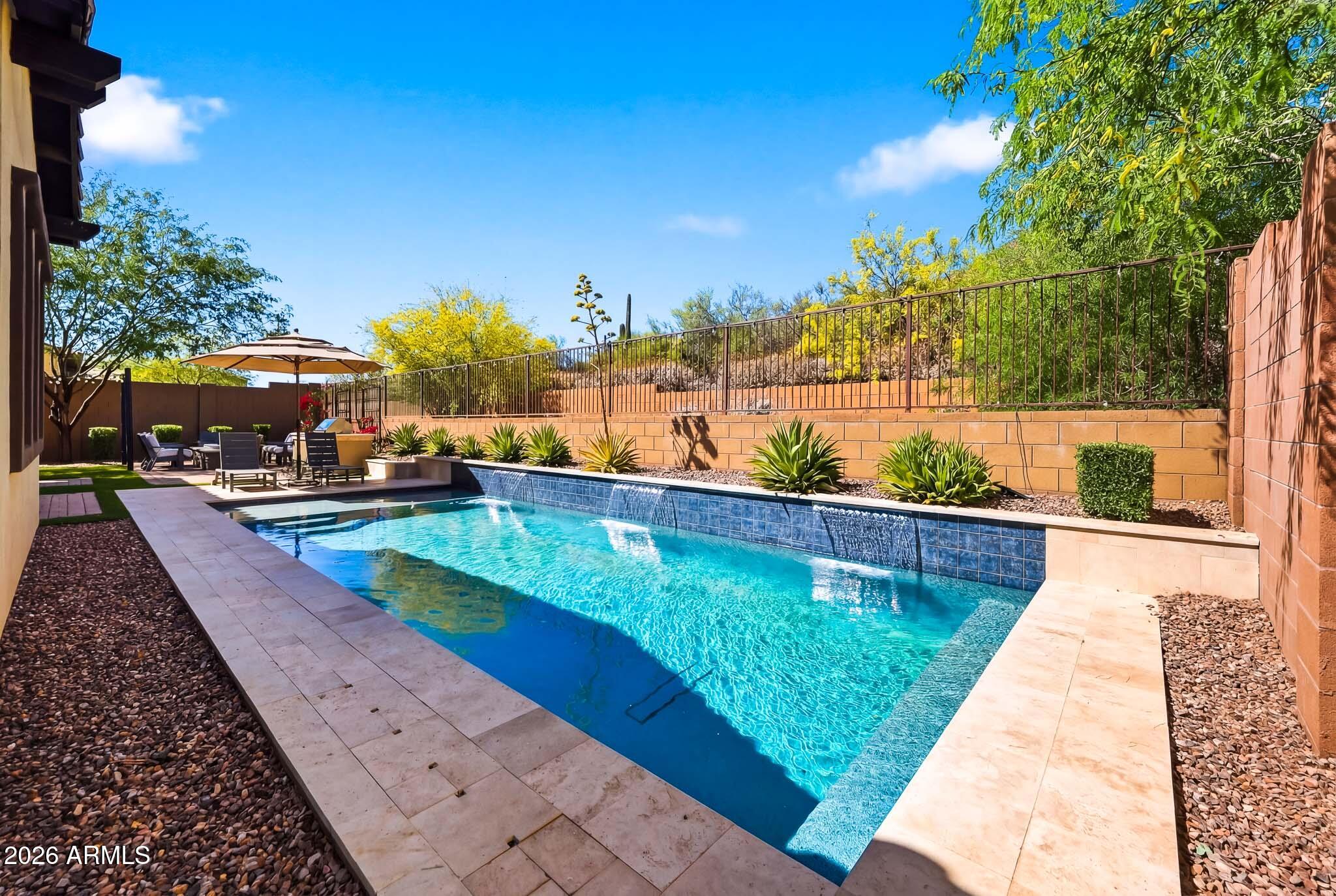 2228 E FALLEN LEAF Lane