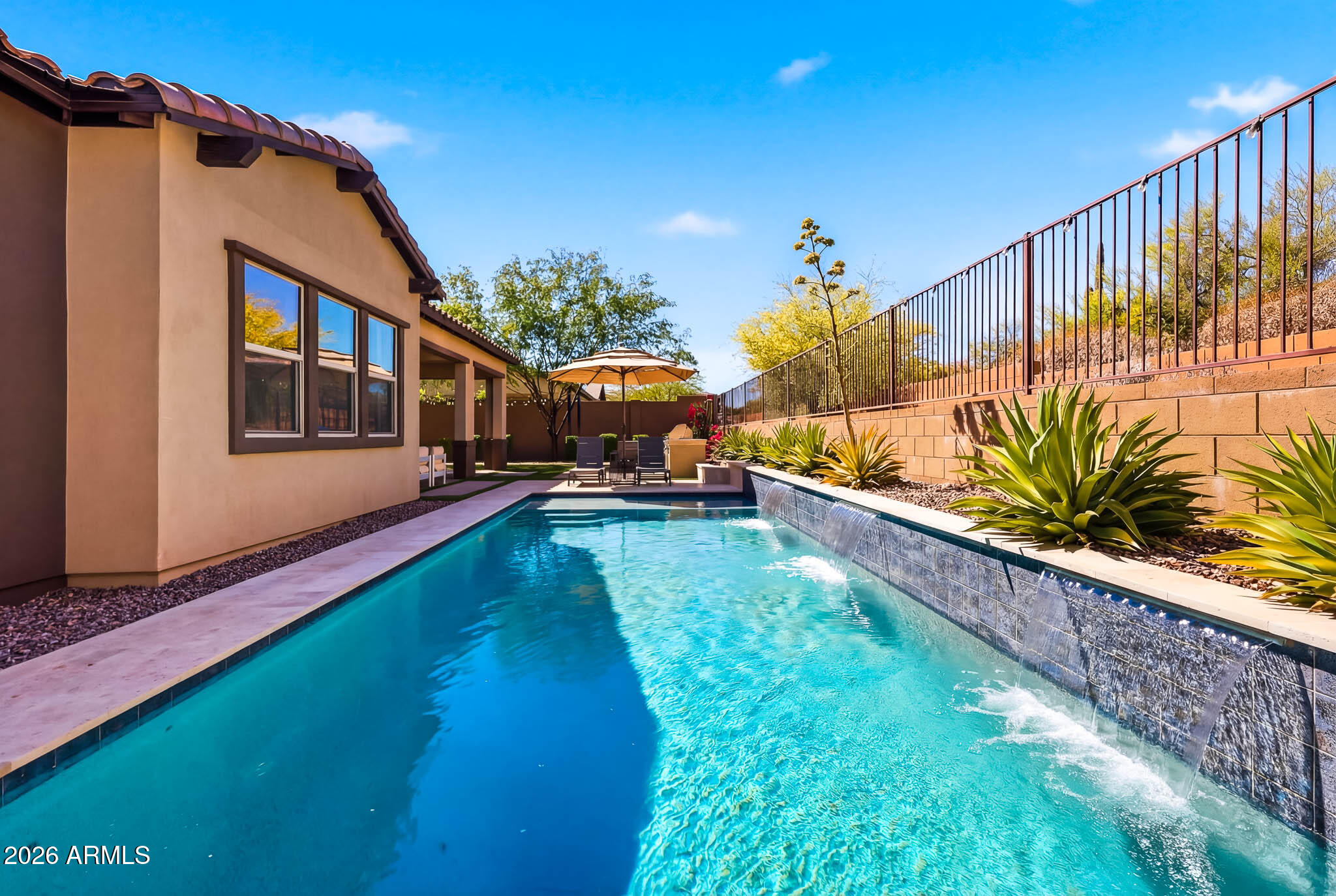 2228 E FALLEN LEAF Lane