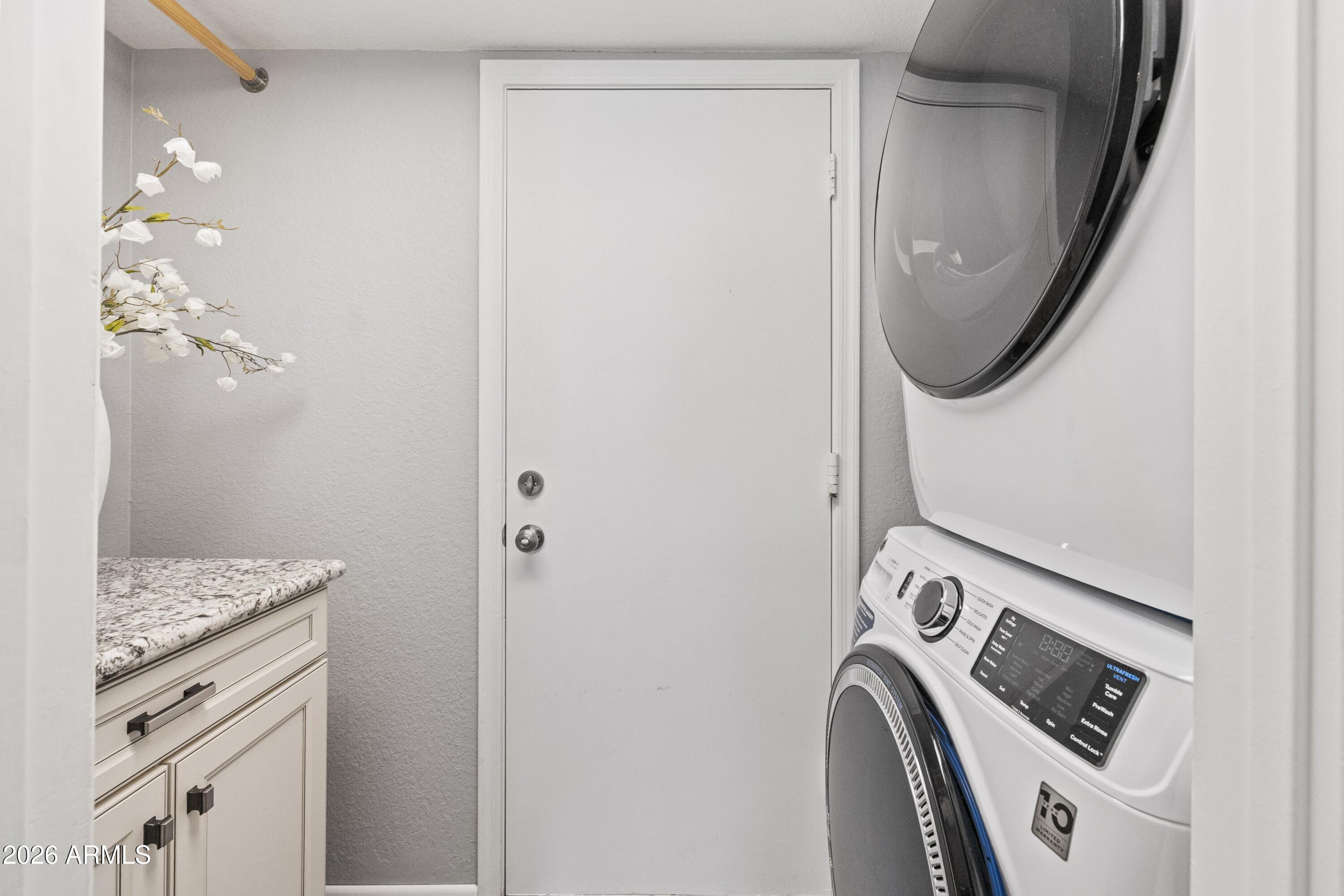 6422 E JUNIPER Avenue