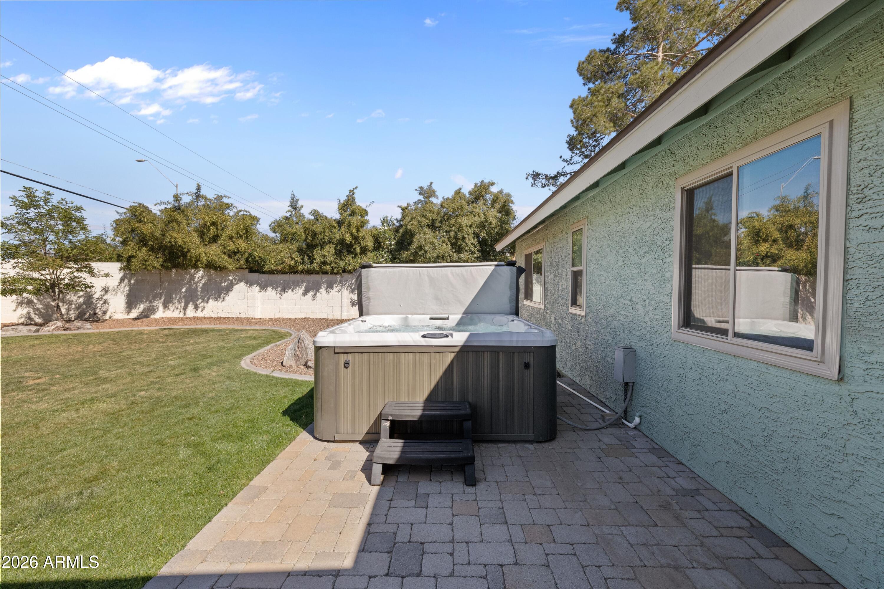 6422 E JUNIPER Avenue