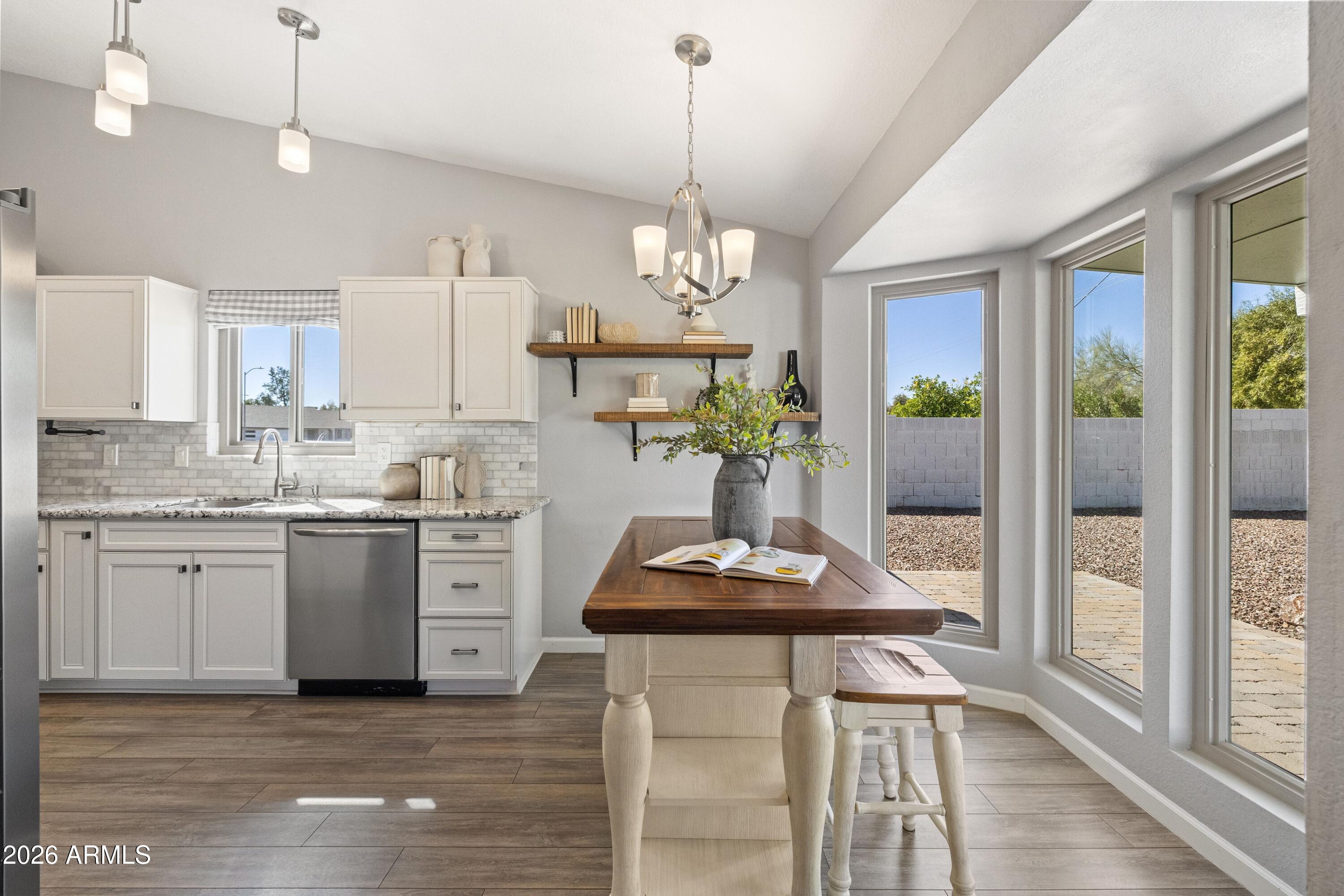 6422 E JUNIPER Avenue