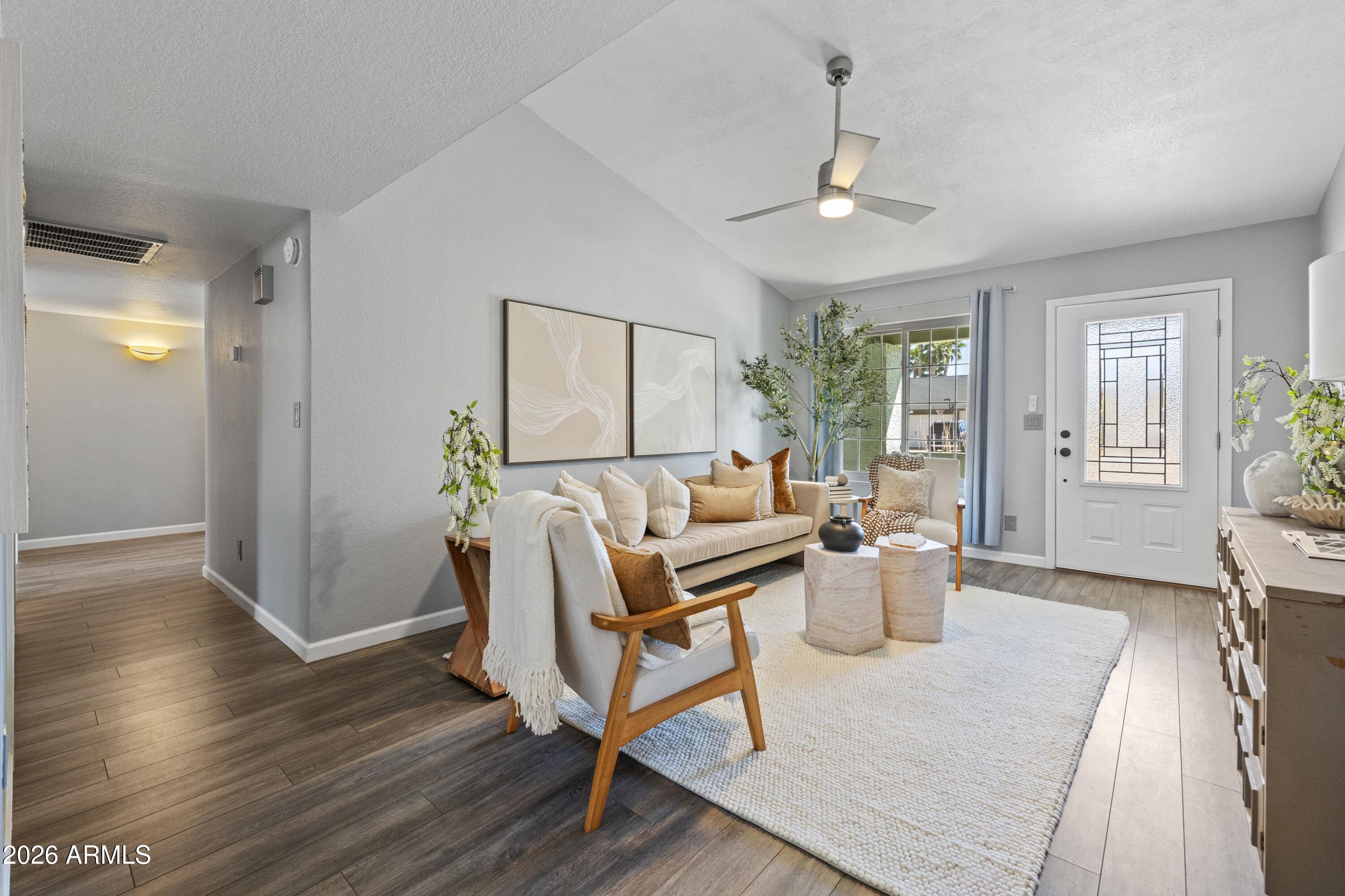 6422 E JUNIPER Avenue