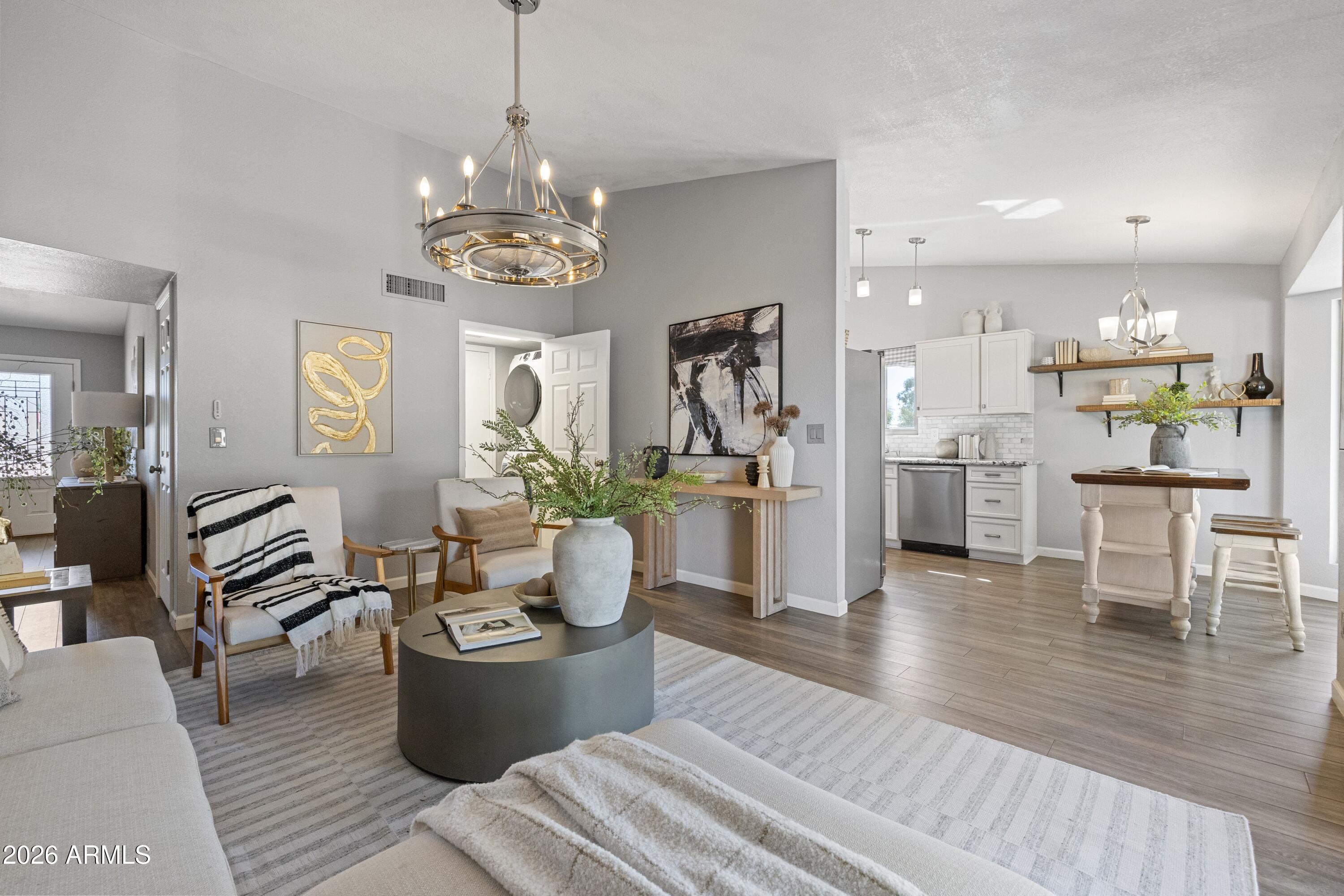 6422 E JUNIPER Avenue