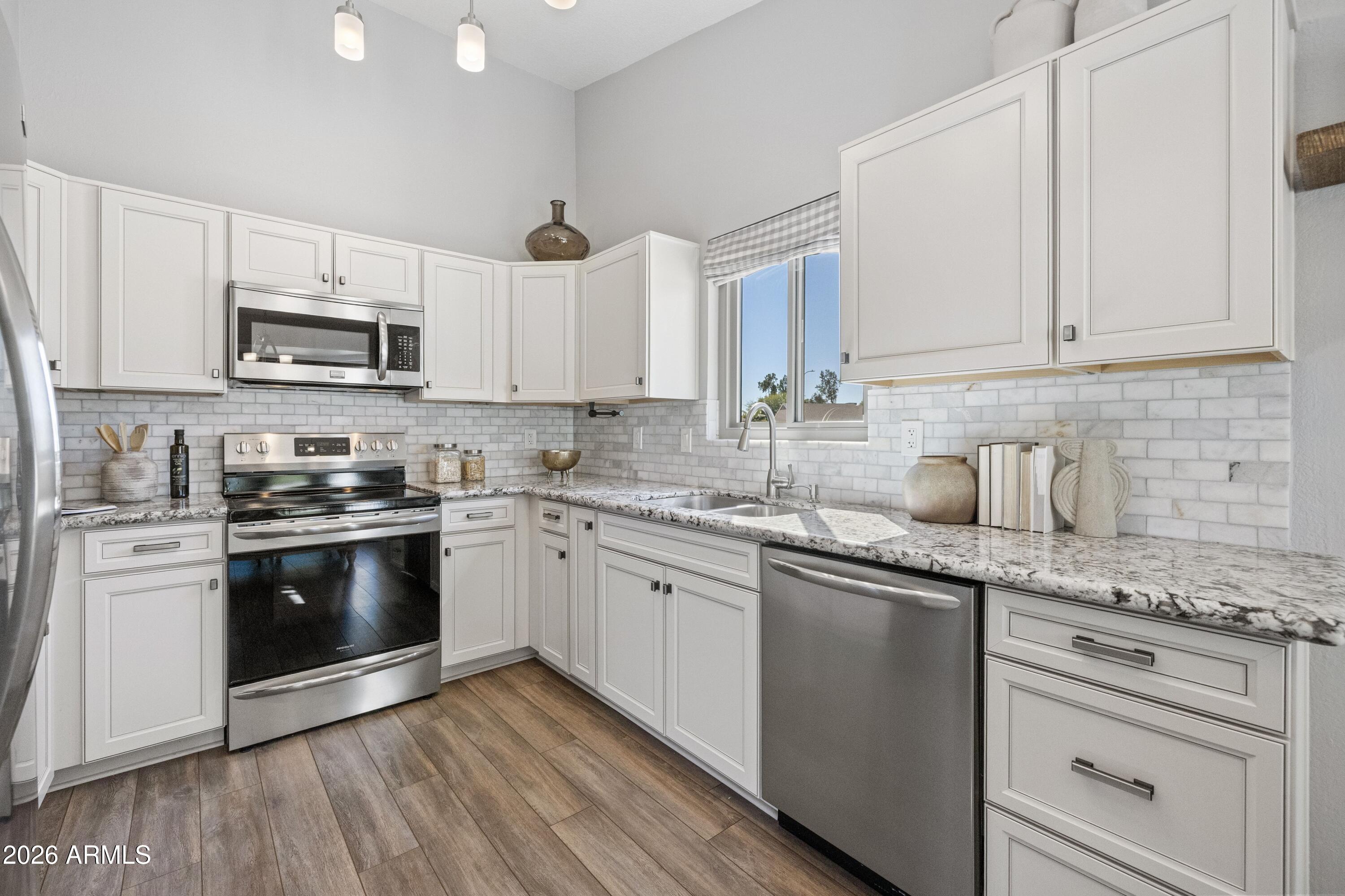 6422 E JUNIPER Avenue