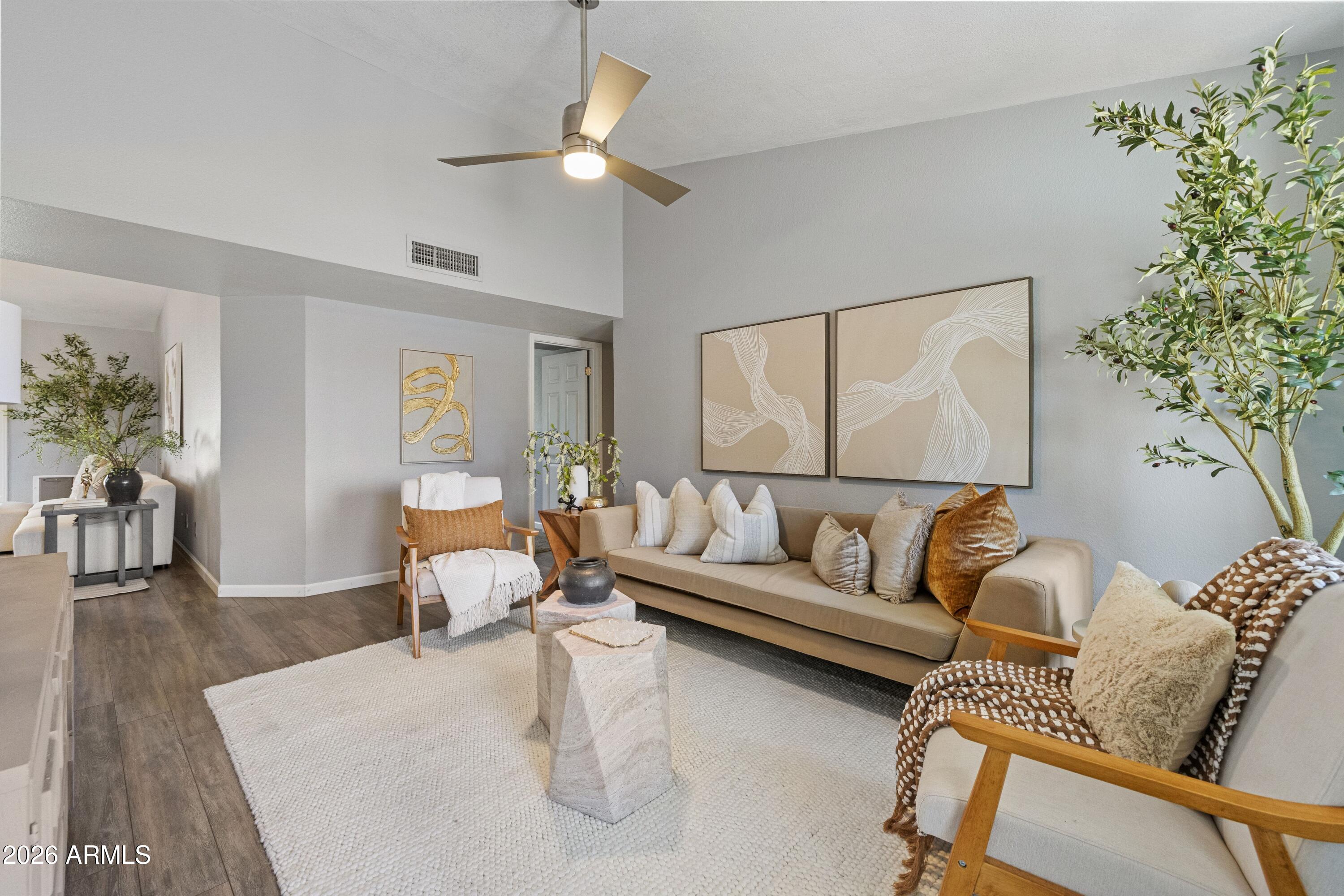 6422 E JUNIPER Avenue