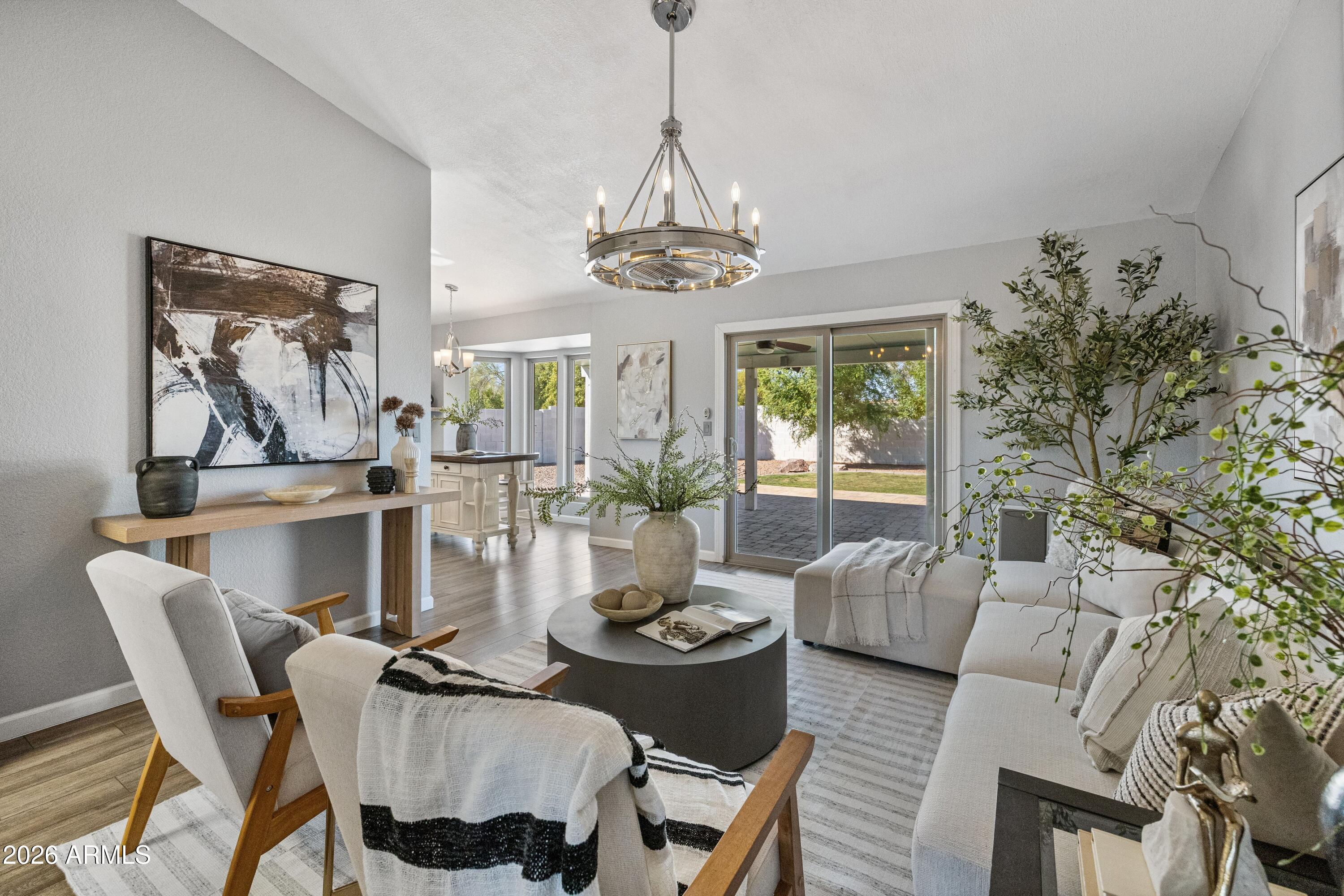 6422 E JUNIPER Avenue