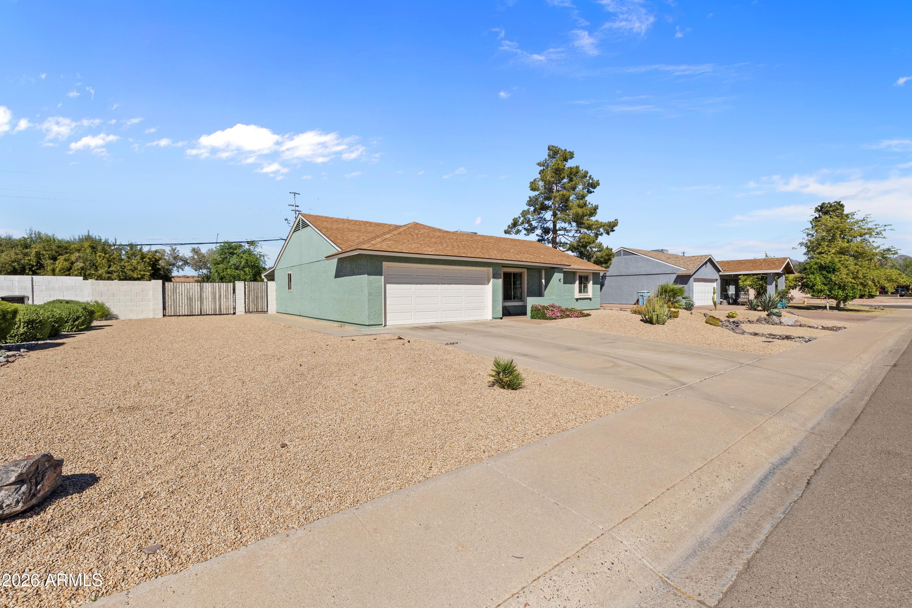 6422 E JUNIPER Avenue