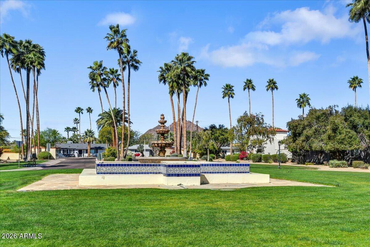 7706 E MEADOWBROOK Avenue