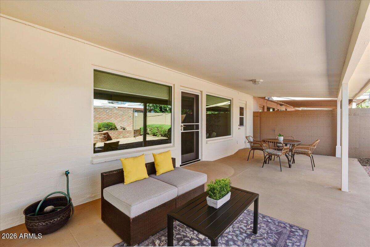 7706 E MEADOWBROOK Avenue