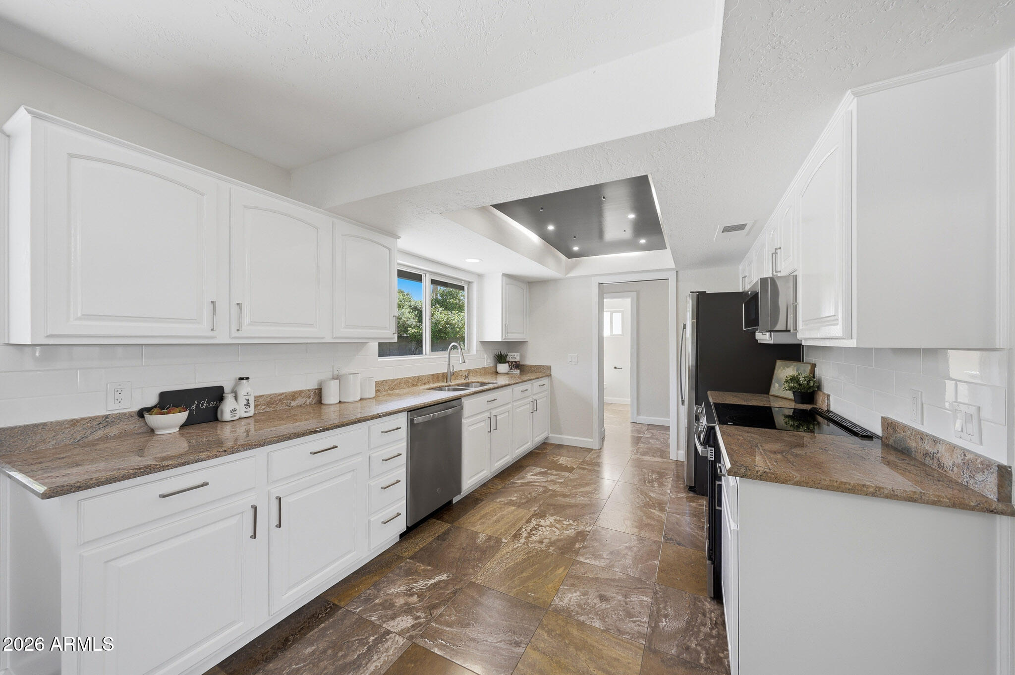 5610 E CHARTER OAK Road