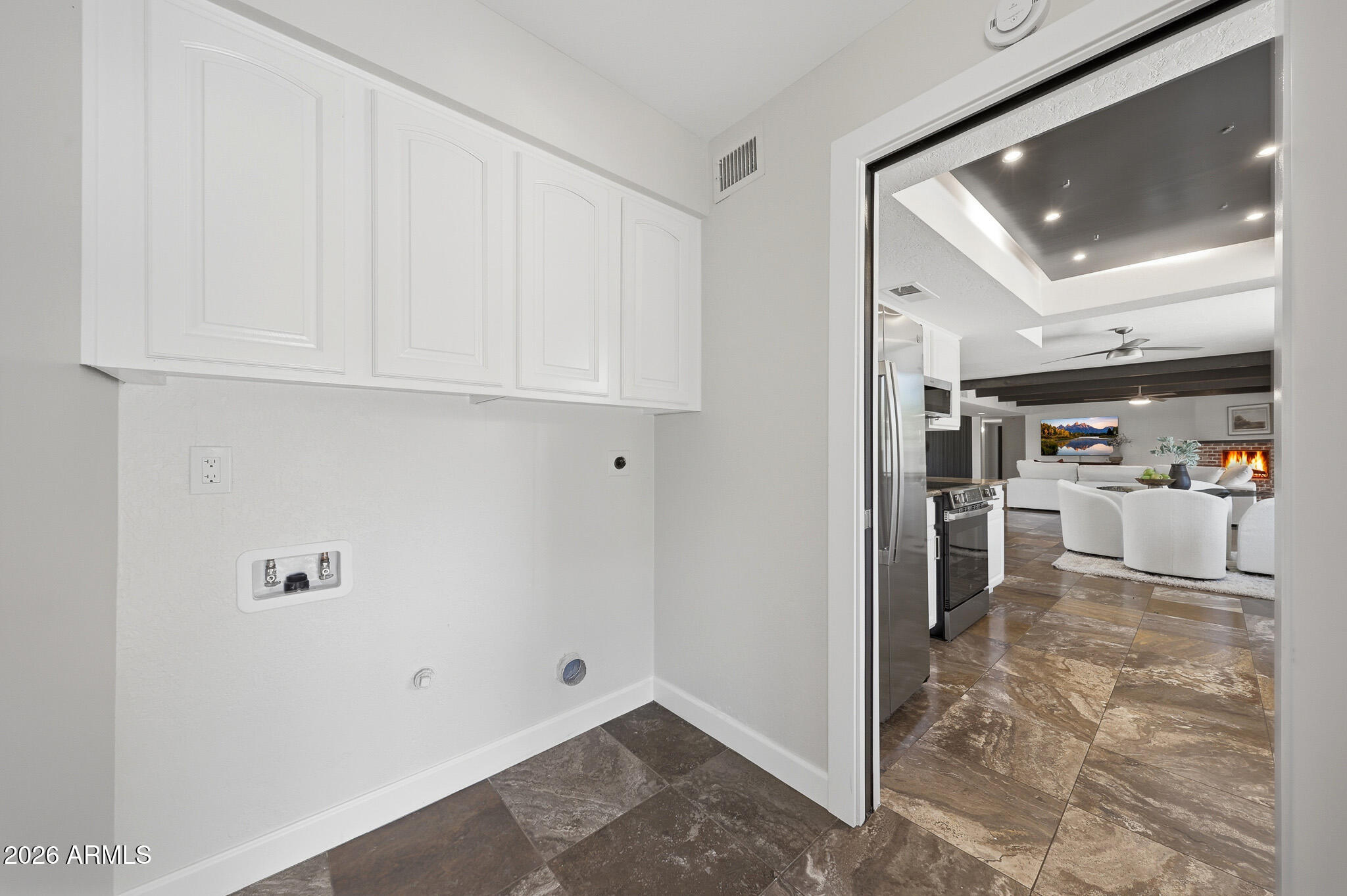 5610 E CHARTER OAK Road