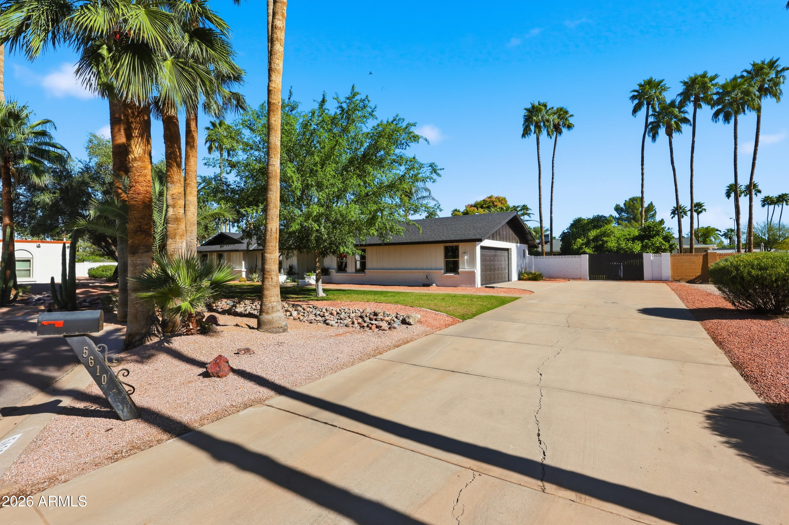 5610 E CHARTER OAK Road