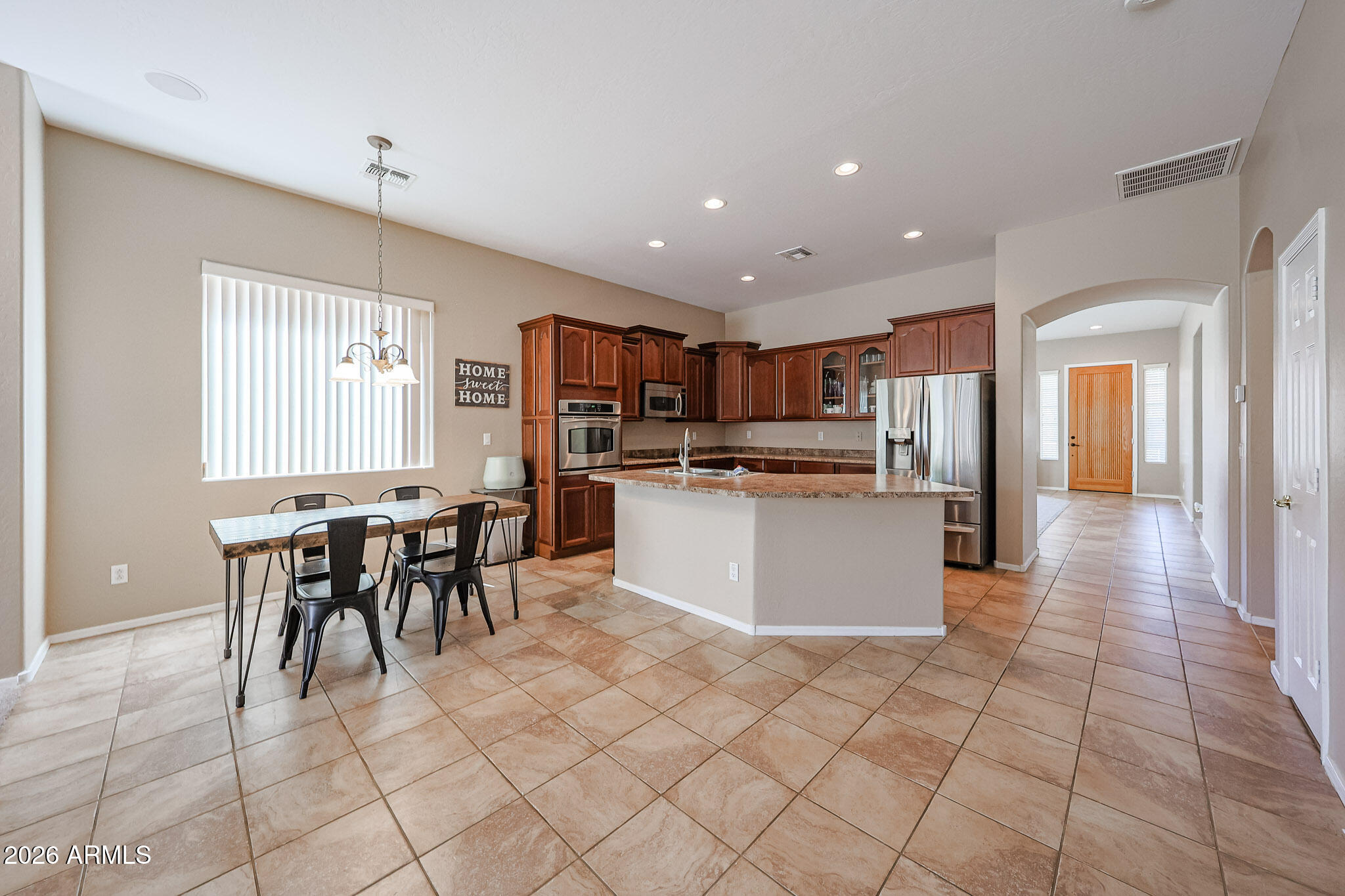 10465 E KNOWLES Avenue