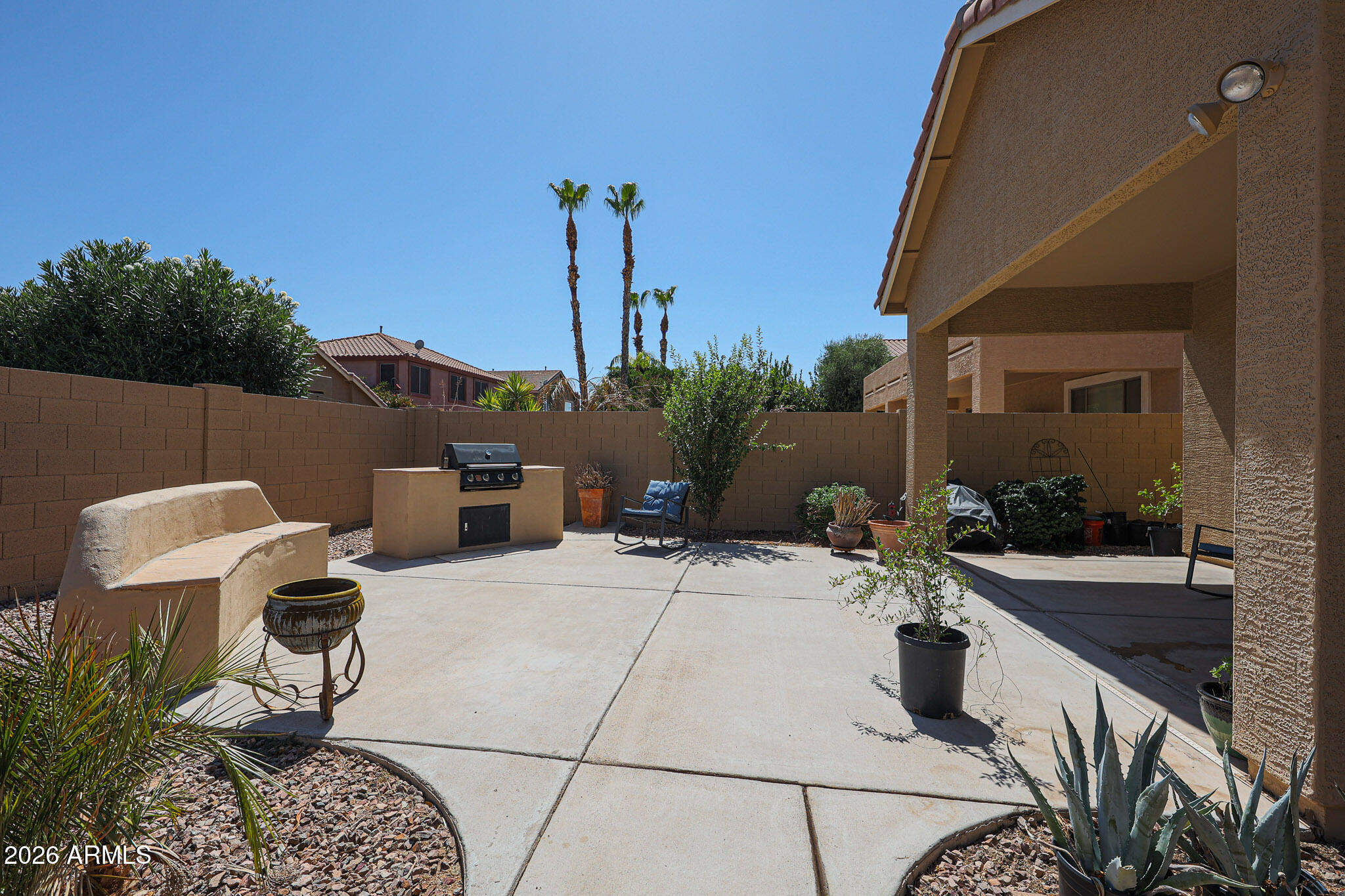 10465 E KNOWLES Avenue