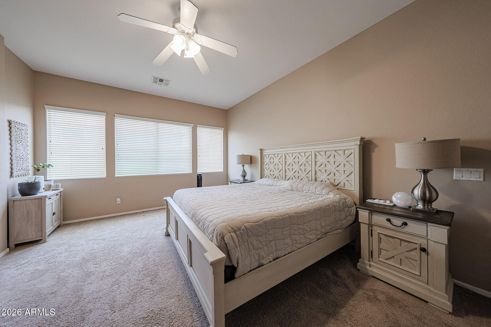 10465 E KNOWLES Avenue