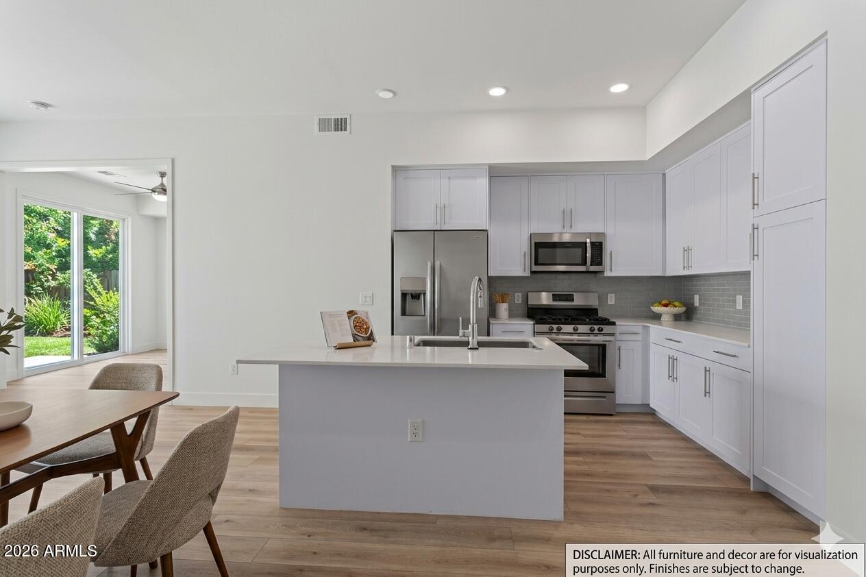 7300 E EARLL Drive 1018