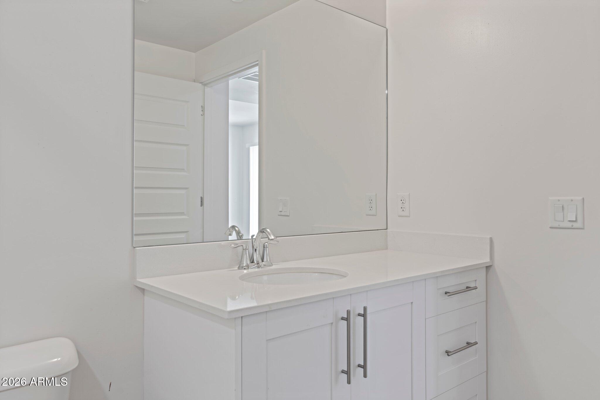 7300 E EARLL Drive 1018