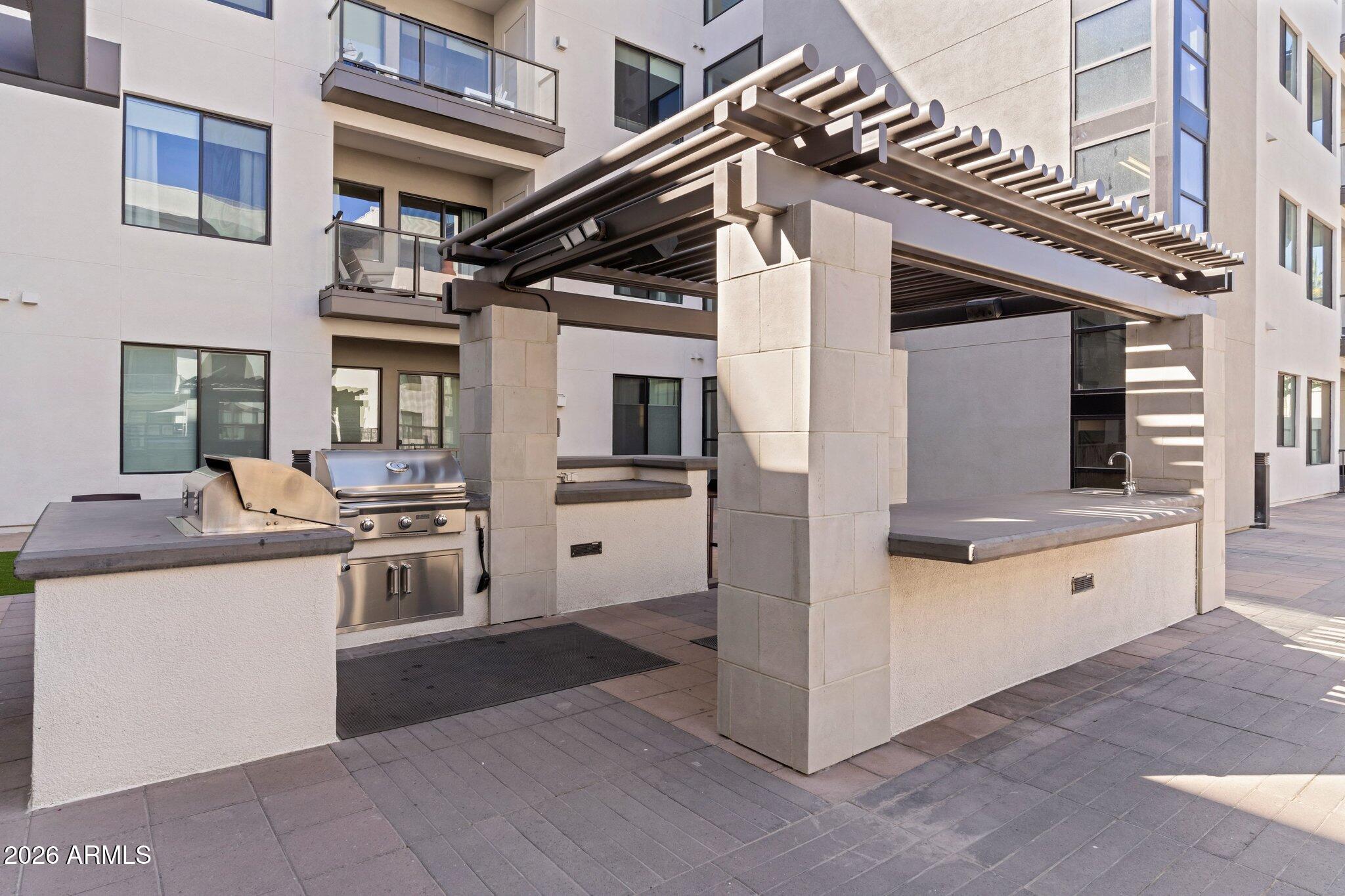 7300 E EARLL Drive 1018