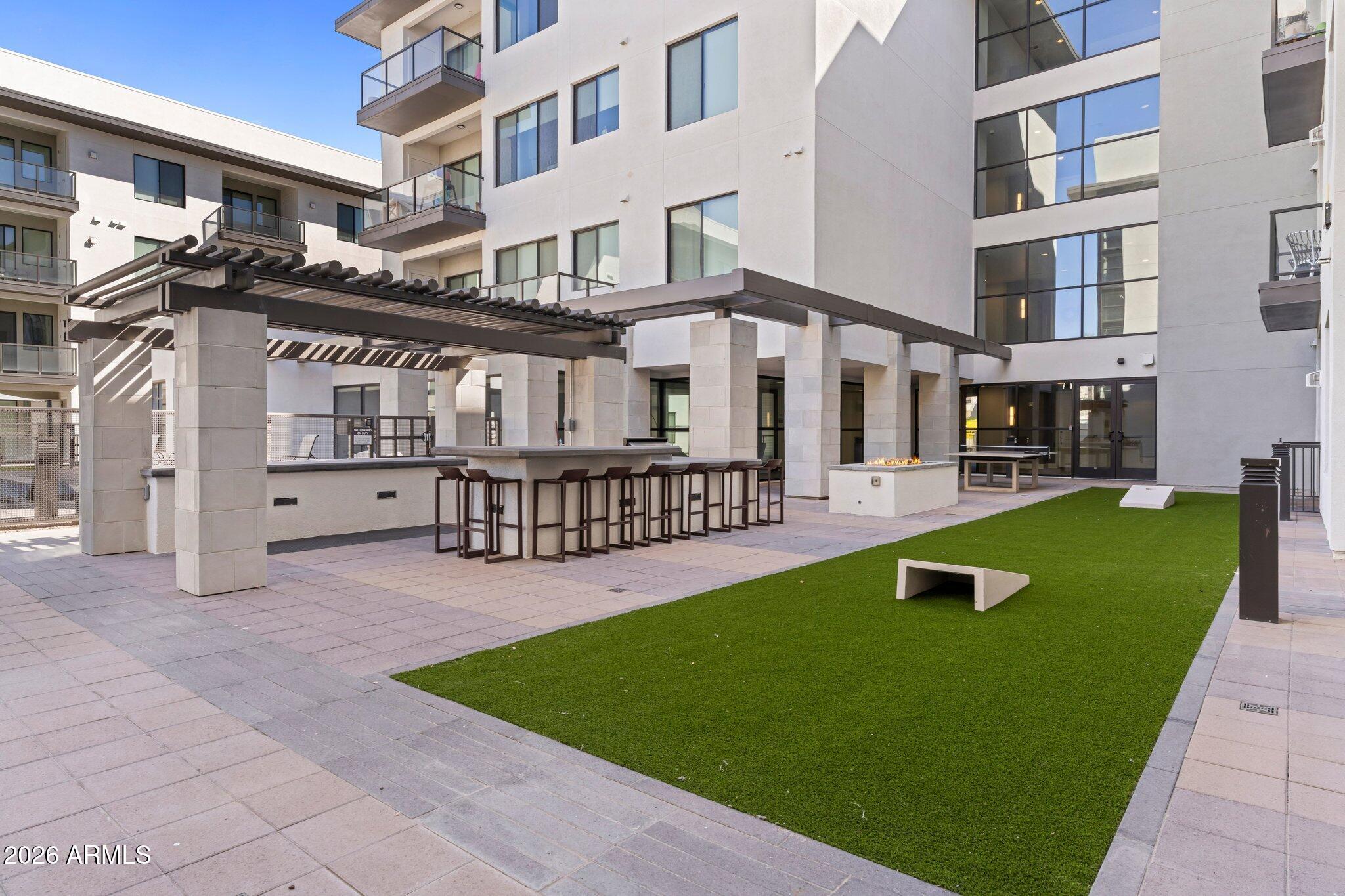 7300 E EARLL Drive 1018