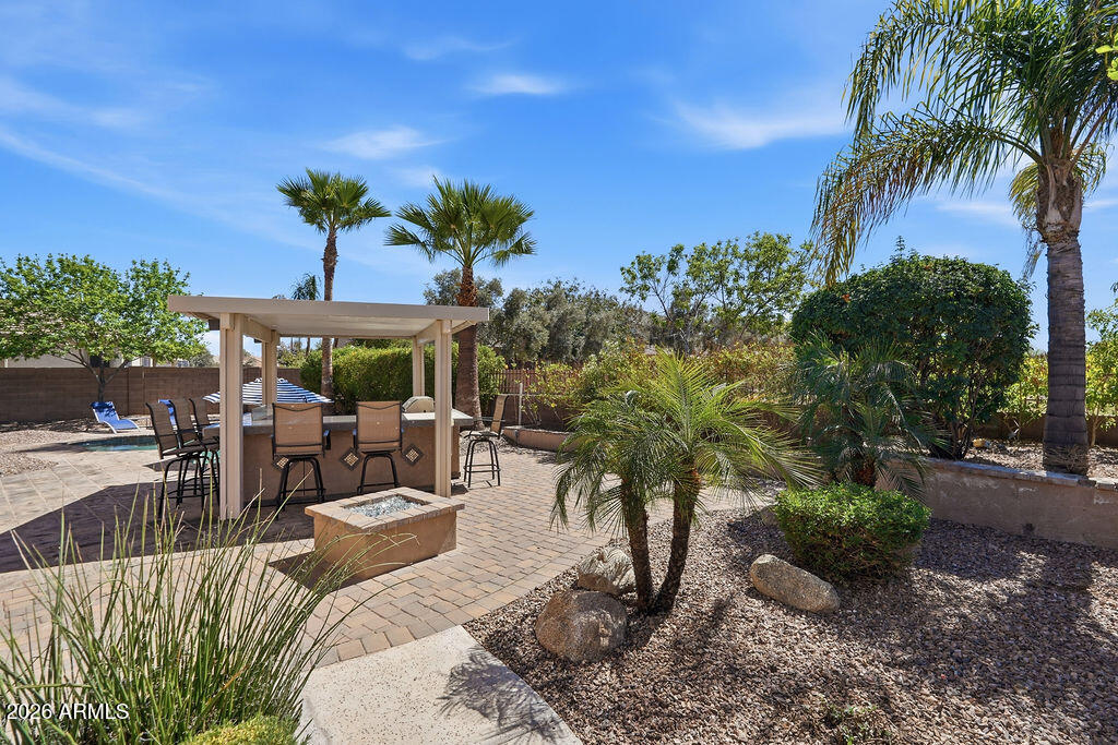 6738 S RACHAEL Way