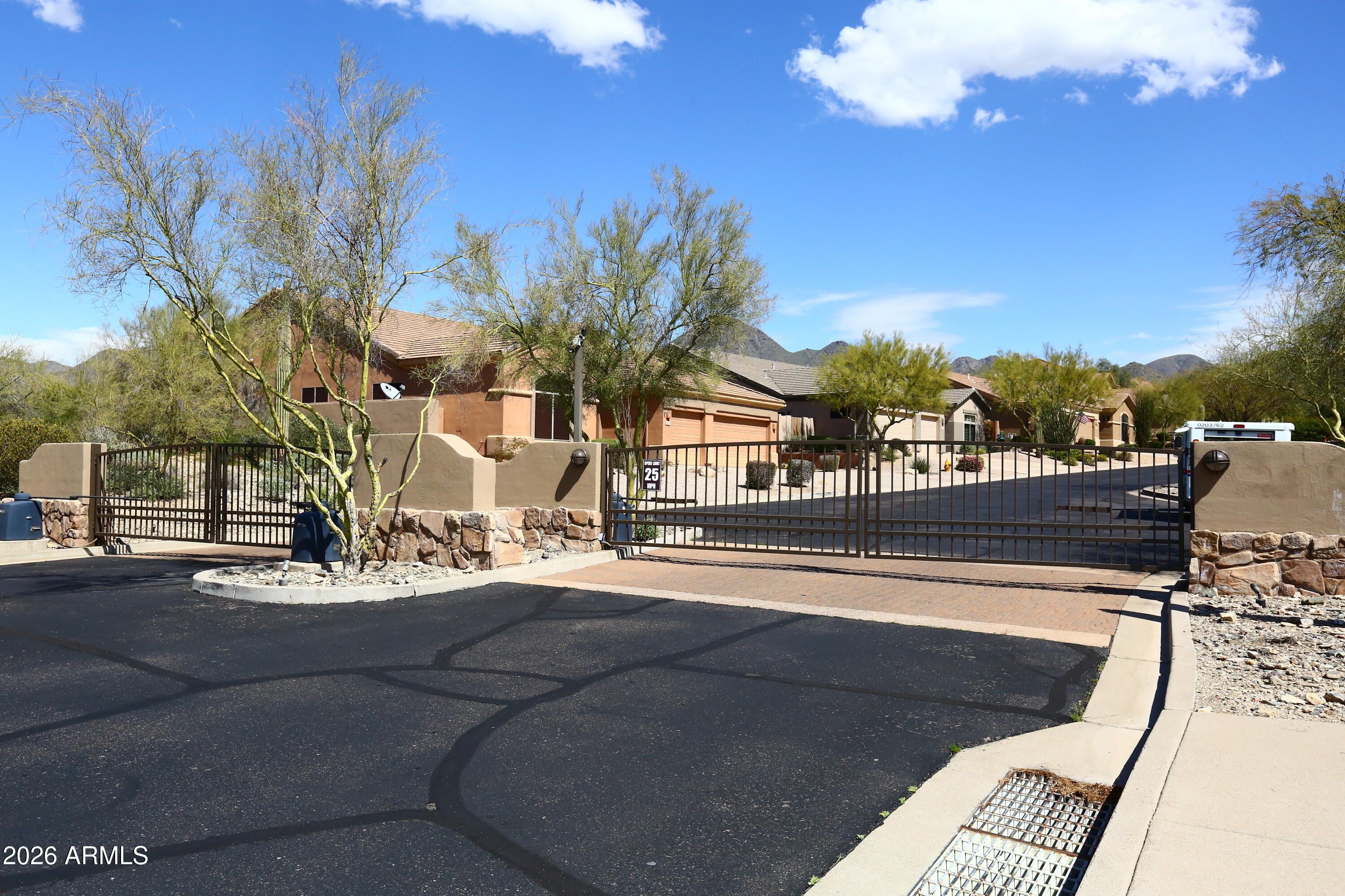 10679 E RAINTREE Drive