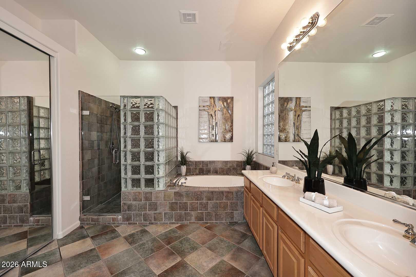 10679 E RAINTREE Drive