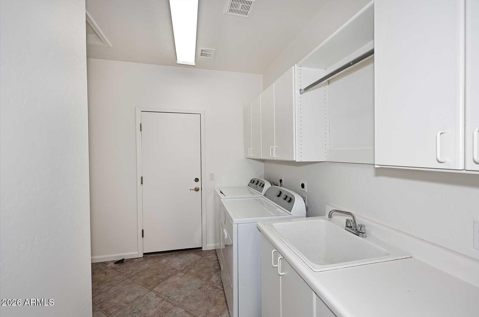 10679 E RAINTREE Drive