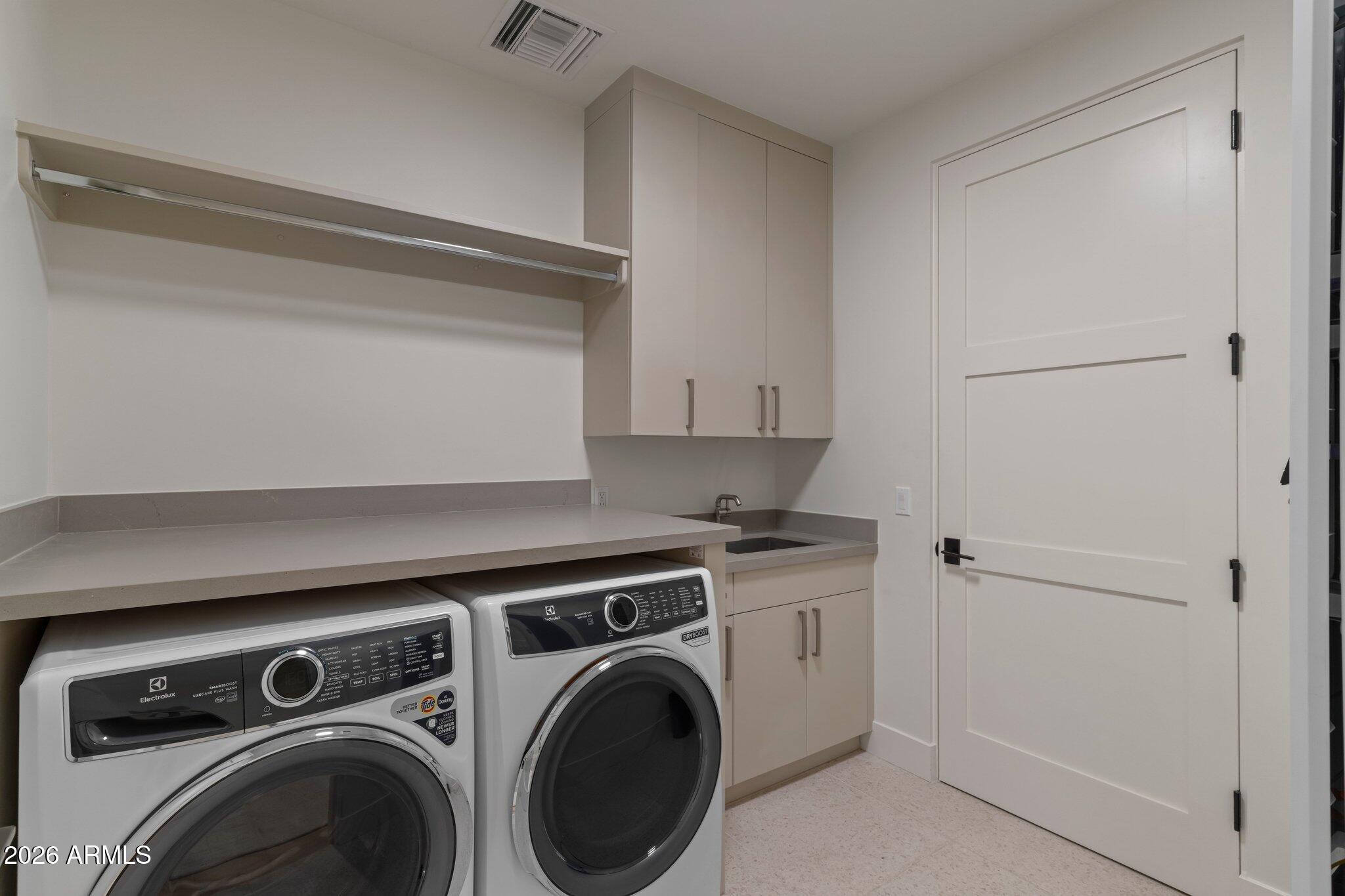 5000 N CAMELBACK RIDGE Drive 208