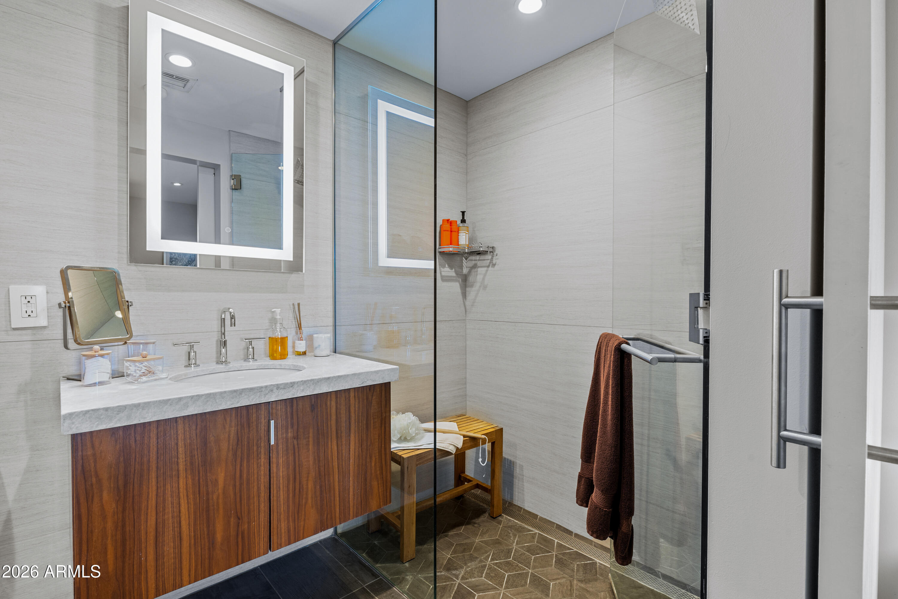 5455 E LINCOLN Drive 1014