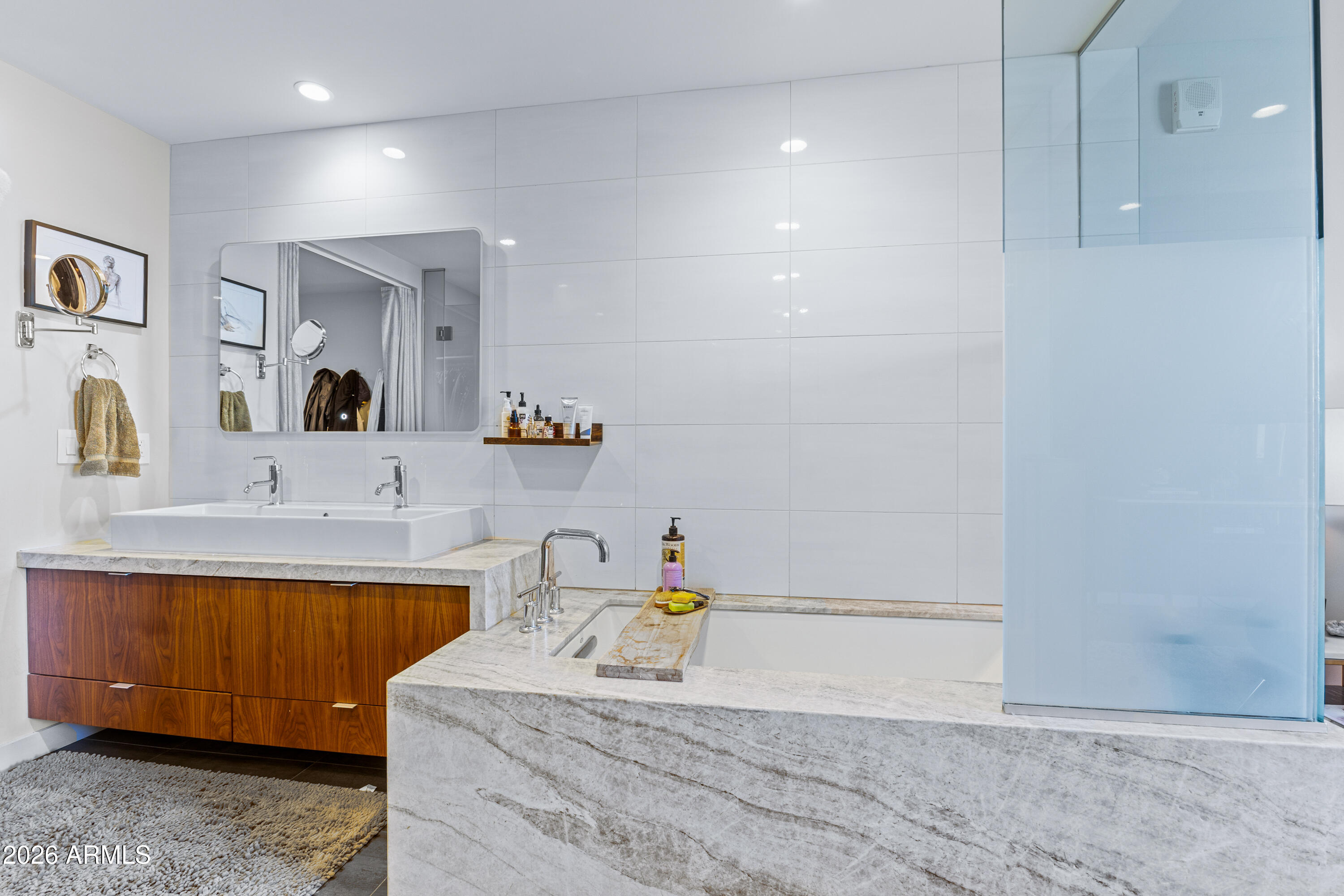 5455 E LINCOLN Drive 1014