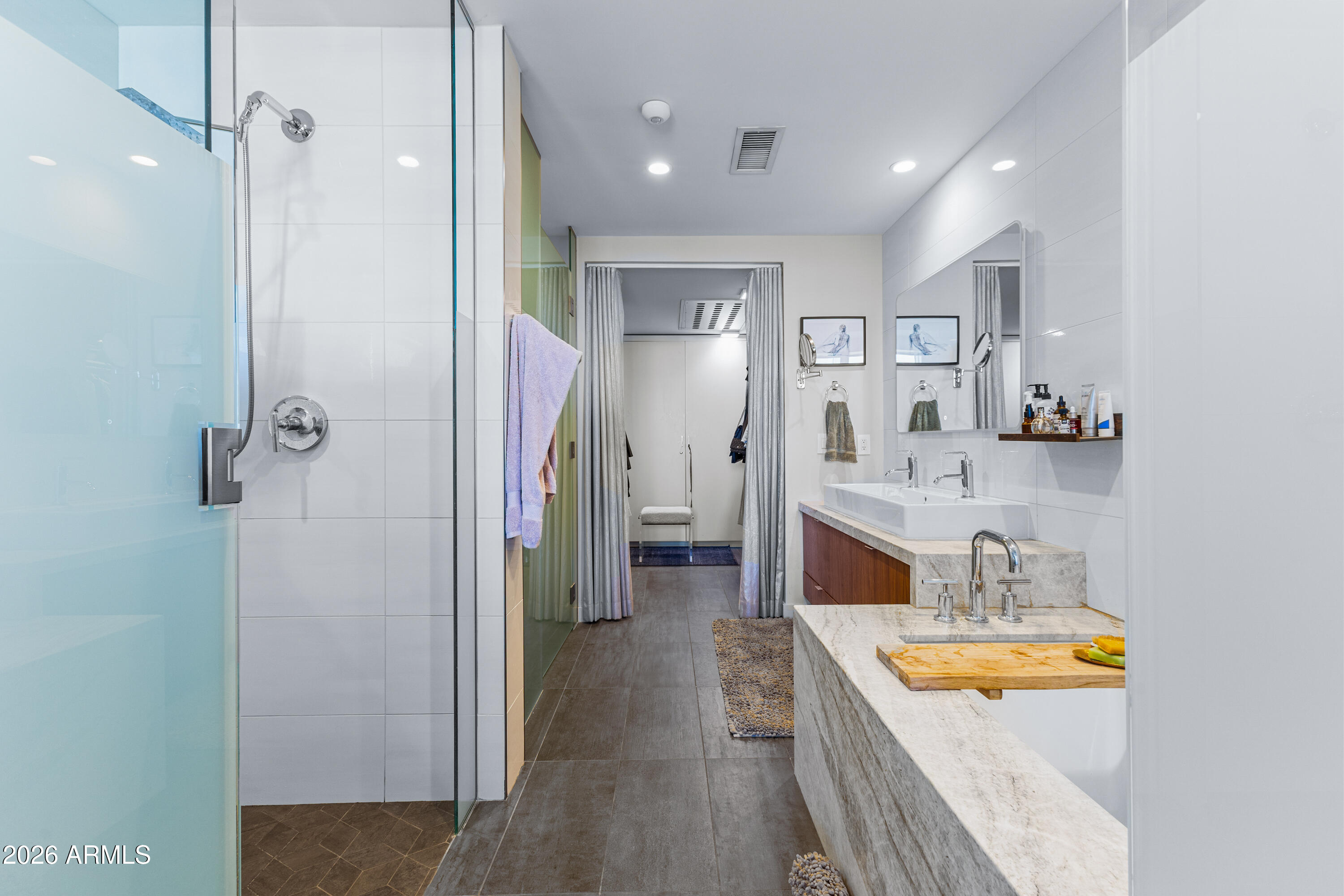 5455 E LINCOLN Drive 1014