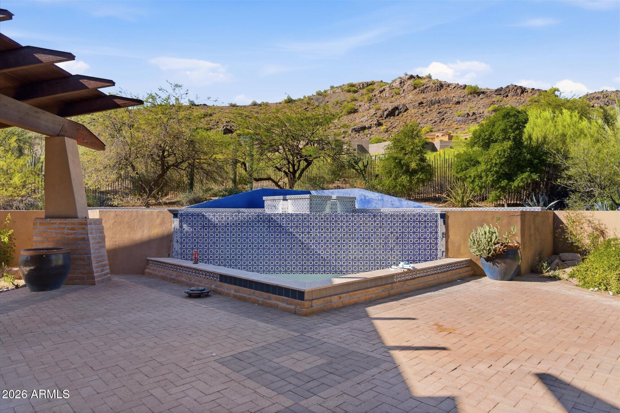 6511 E Hummingbird Lane 2