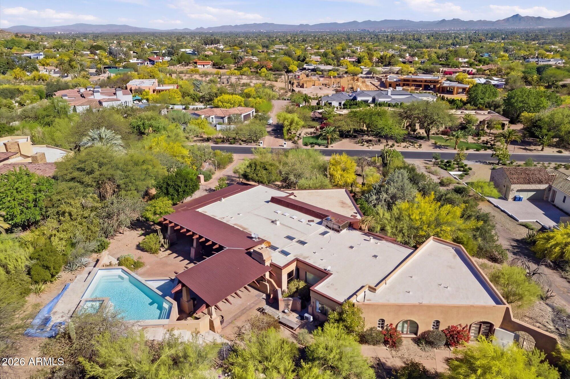 6511 E Hummingbird Lane 2