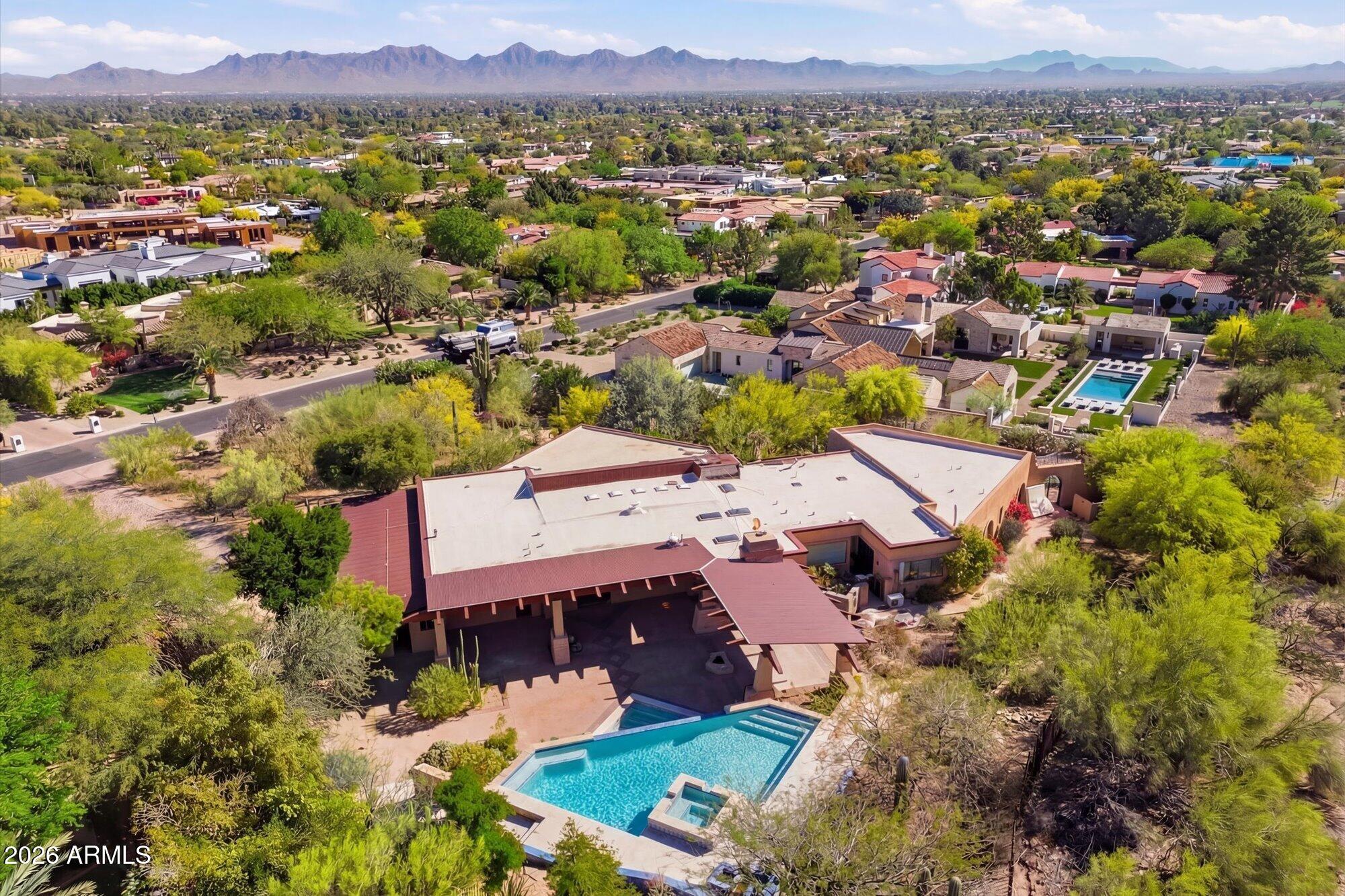 6511 E Hummingbird Lane 2