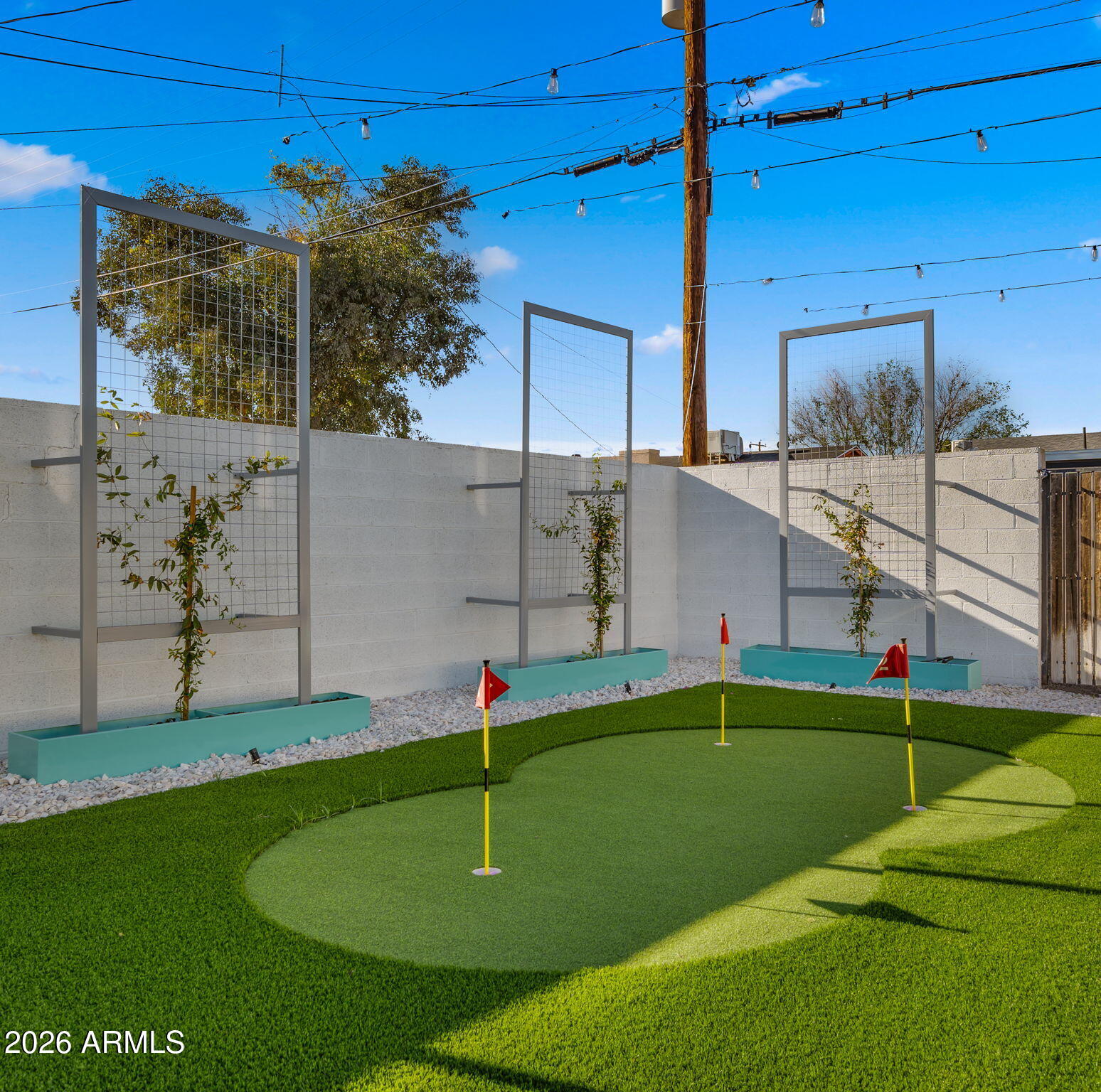 7514 E MORELAND Street